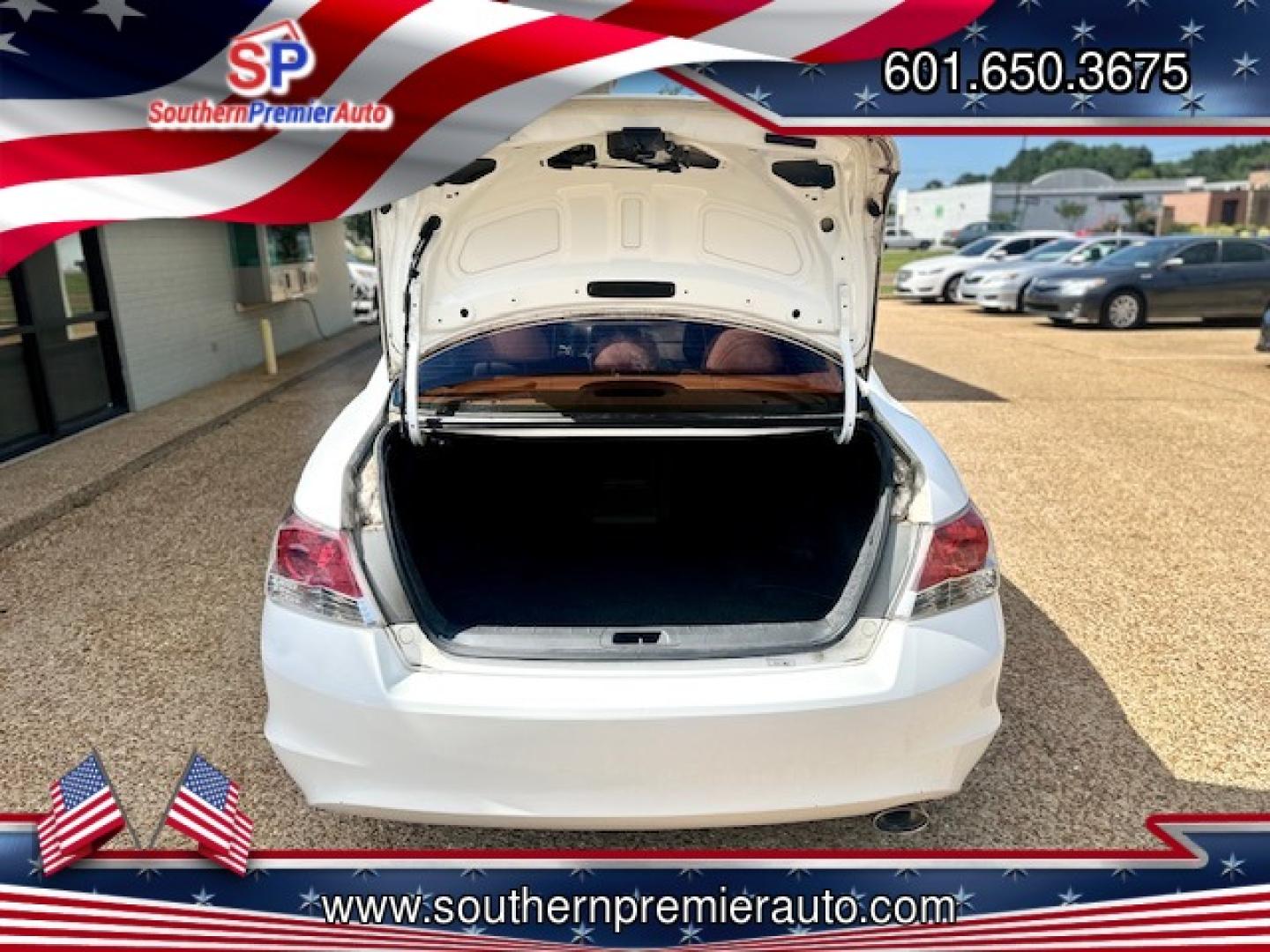 2008 WHITE /Grey HONDA ACCORD LX-P LX-P (1HGCP26468A) with an 2.4L L4 DOHC 16V engine, 5-Speed Automatic Overdrive transmission, located at 922 W. Beacon St., Philadelphia, MS, 39350, (601) 650-3675, 32.770447, -89.127151 - Title: 2008 Honda Accord LX-P Year: 2008 Make: Honda Model: Accord Engine: 2.4L L4 DOHC 16V Body: SEDAN 4-DR Transmission: 5-Speed Automatic Overdrive Drive Type :FWD Mpg City: 21 Mpg: 31 Trim: LX-P - Photo#18