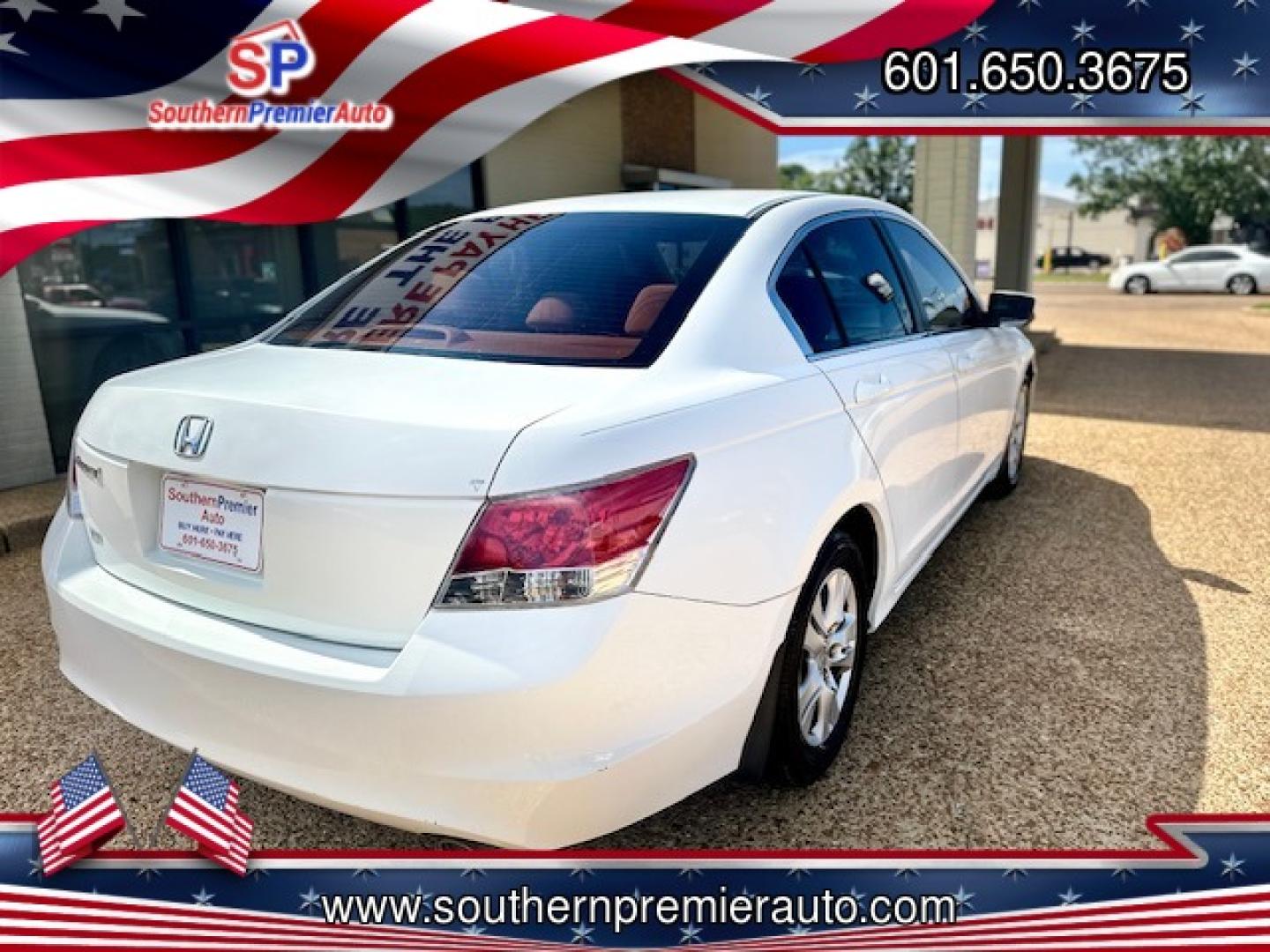 2008 WHITE /Grey HONDA ACCORD LX-P LX-P (1HGCP26468A) with an 2.4L L4 DOHC 16V engine, 5-Speed Automatic Overdrive transmission, located at 922 W. Beacon St., Philadelphia, MS, 39350, (601) 650-3675, 32.770447, -89.127151 - Title: 2008 Honda Accord LX-P Year: 2008 Make: Honda Model: Accord Engine: 2.4L L4 DOHC 16V Body: SEDAN 4-DR Transmission: 5-Speed Automatic Overdrive Drive Type :FWD Mpg City: 21 Mpg: 31 Trim: LX-P - Photo#5