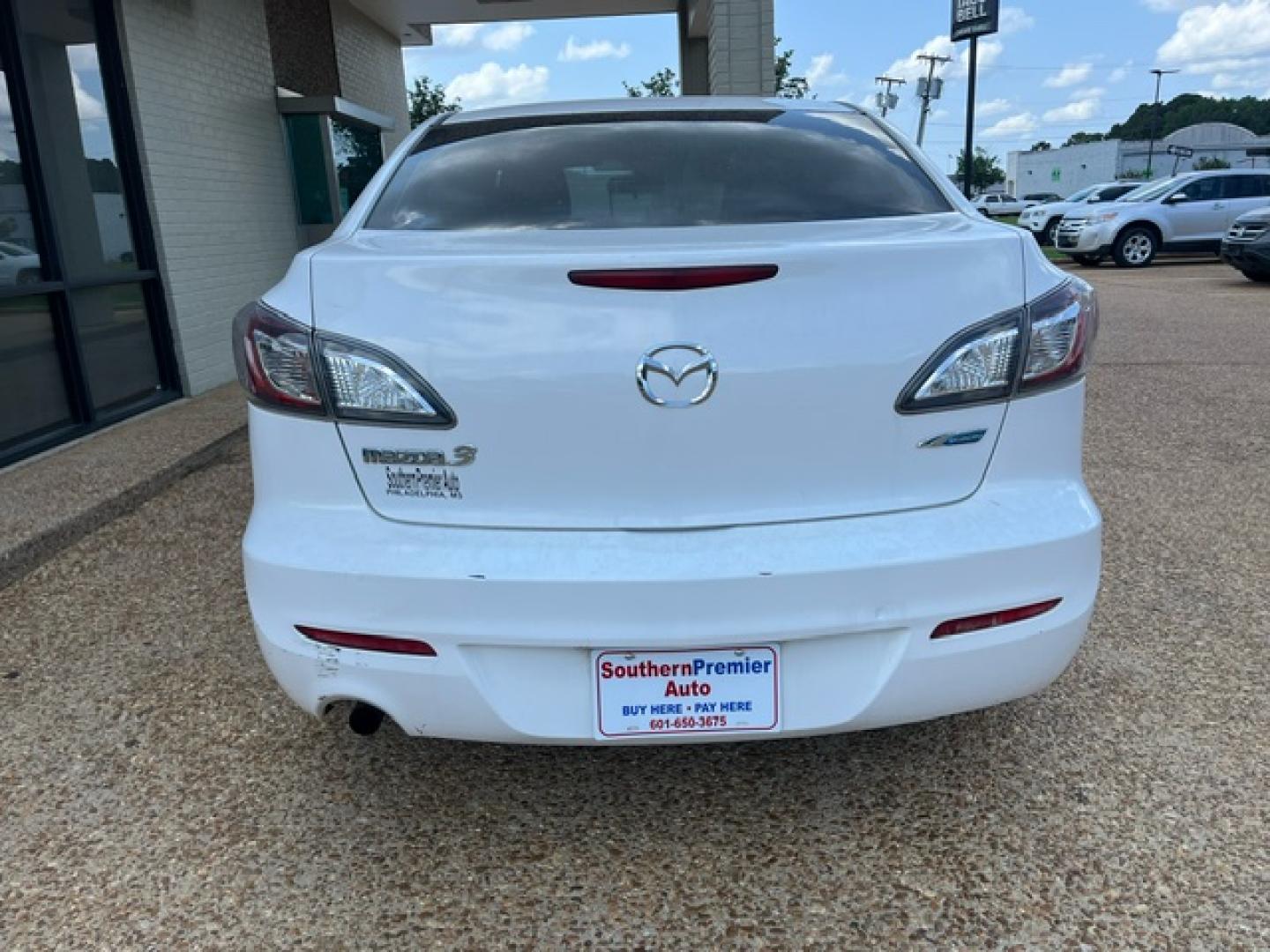 2013 WHITE /Black leather MAZDA MAZDA3 I SPORT W/SKY I-sport (JM1BL1U73D1) with an 2.0L L4 DOHC 16V engine, 5-Speed Automatic Overdrive transmission, located at 922 W. Beacon St., Philadelphia, MS, 39350, (601) 650-3675, 32.770447, -89.127151 - Title: 2013 Mazda MAZDA 3 Year: 2013 Make: Mazda Transmission: 5- Speed automatic overdrive Model: MAZDA3 Engine: 2.0L L4 DOHC 16V Body: SEDAN 4-DR Drive Type: FWD Mpg City: 28 Mpg: 30 Trim: I- Sport - Photo#3