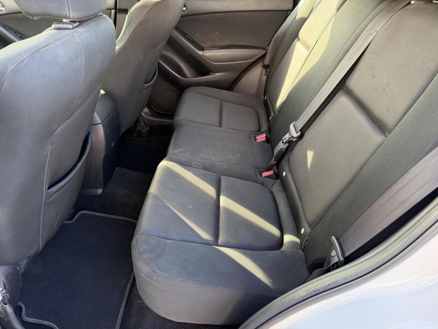 2016 WHITE /Grey MAZDA CX-5 SPORT Sport (JM3KE2BY6G0) with an 2.5L L4 DOHC 16V engine, 6-Speed Automatic transmission, located at 922 W. Beacon St., Philadelphia, MS, 39350, (601) 650-3675, 32.770447, -89.127151 - Title: 2016 Mazda CX-5 Sport AT Year: 2016 Make: Mazda Model: CX-5 Engine: 2.5L L4 DOHC 16V Body: SPORT UTILITY 4-DR Transmission: 6-Speed Automatic Drive Type: FWD Mpg City: 26 Mpg: 33 Trim: Sport AT - Photo#13