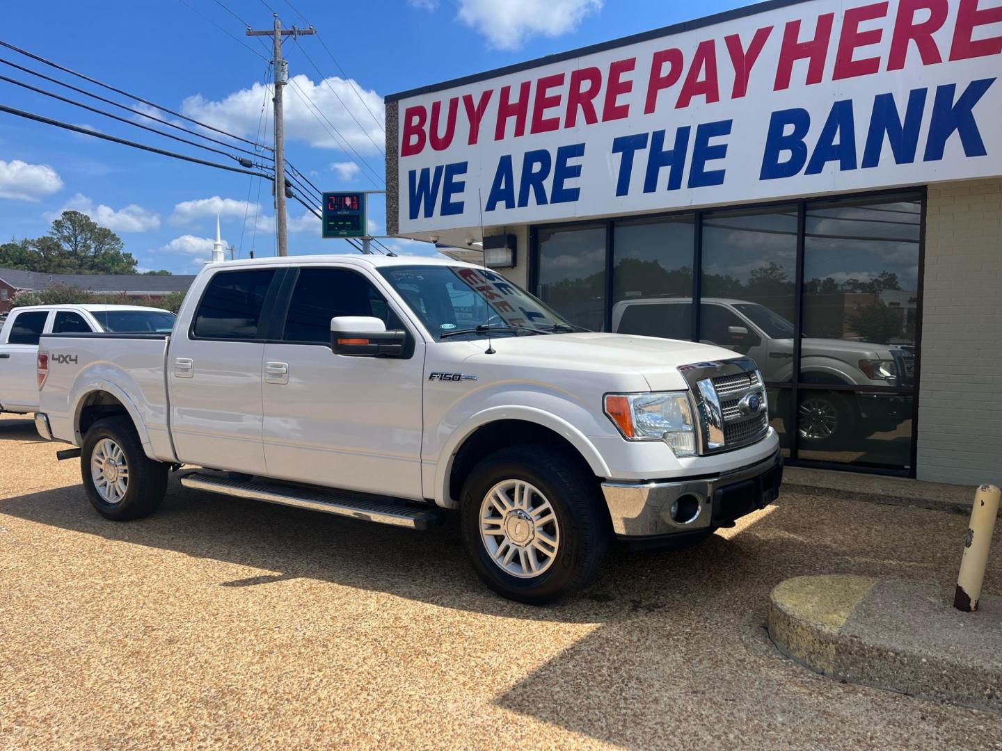 2011 WHITE FORD F-150 XL; PLATINUM; PLATINUM (1FTFW1EF1BK) with an 5.0L DOHC 32V V8 engine, 6-Speed Automatic transmission, located at 922 W. Beacon St., Philadelphia, MS, 39350, (601) 650-3675, 32.770447, -89.127151 - Title: 2011 Ford F-150 FX4 Year: 2011 Make: Ford Model: F-150 Engine: 5.0L V8 Body: CREW CAB Transmission: 4-Speed Automatic Drive Type: 4WD Trim: Platinum Super Crew - Photo#0