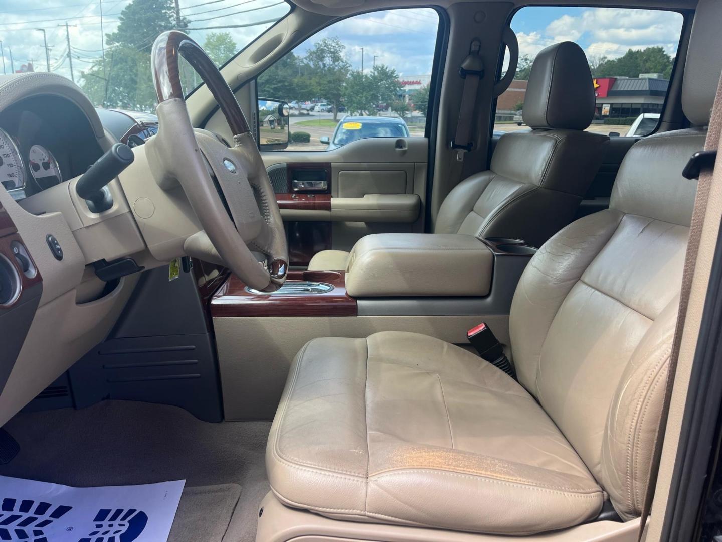 2008 BLACK FORD F-150 XLT; FX2; LARI Limited (1FTPW12V28K) with an 5.4L V8 SOHC 24V FFV engine, 4-Speed Automatic transmission, located at 922 W. Beacon St., Philadelphia, MS, 39350, (601) 650-3675, 32.770447, -89.127151 - Title: 2008 Ford F-150 Lariat Super Crew Year: 2008 Make: Ford Model: F-150 Engine: 5.4L V8 SOHC 24V FFV Body: CREW CAB PICKUP 4-DR Transmission: 4-Speed Automatic Overdrive Drive Type: RWD Trim: Lariat SuperCrew - Photo#5