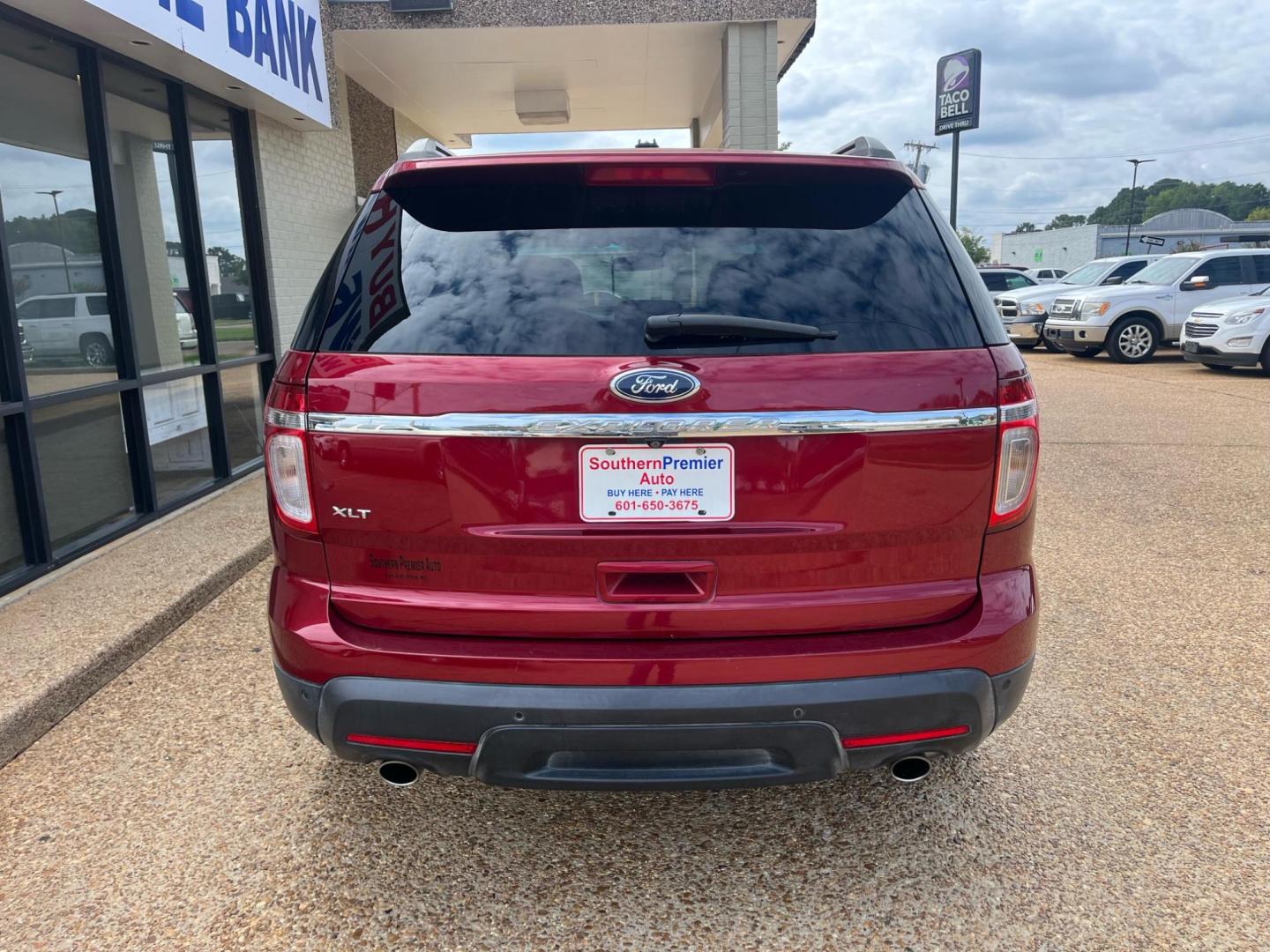 2014 RED FORD EXPLORER XLT XLT (1FM5K7D85EG) with an 3.5L V6 DOHC 24V engine, 6-Speed Automatic transmission, located at 922 W. Beacon St., Philadelphia, MS, 39350, (601) 650-3675, 32.770447, -89.127151 - Title: 2014 Ford Explorer XLT FWD Year: 2014 Make: Ford Model: Explorer Engine: 3.5L V6 DOHC 24V Body: SPORT UTILITY 4-DR Transmission: 6-Speed Automatic Drive Type: FWD Trim: XLT FWD - Photo#3