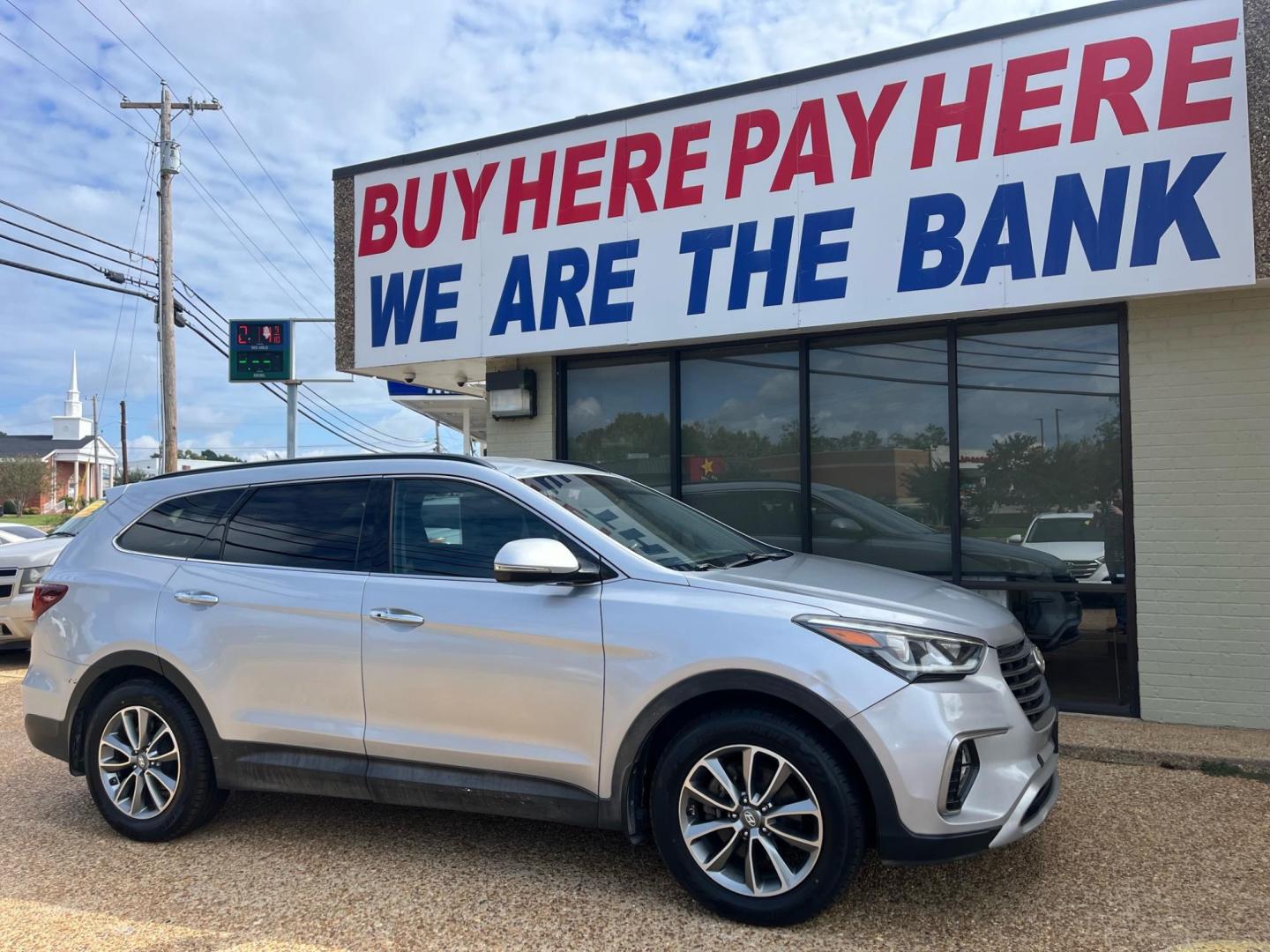 2017 SILVER HYUNDAI SANTA FE XL LIMITED; Limited (KM8SN4HF7HU) with an 3.3L V6 DOHC 24V engine, 6-Speed Automatic transmission, located at 922 W. Beacon St., Philadelphia, MS, 39350, (601) 650-3675, 32.770447, -89.127151 - Title: 2017 Hyundai Santa Fe Limited FWD Year: 2017 Make: Hyundai Model: Santa Fe Engine: 3.3L V6 DOHC 24V Body: SPORT UTILITY 4-DR Transmission: 6- Speed automatic Drive Type: FWD Mpg City: 17 Mpg: 23 Trim: Limited FWD - Photo#0