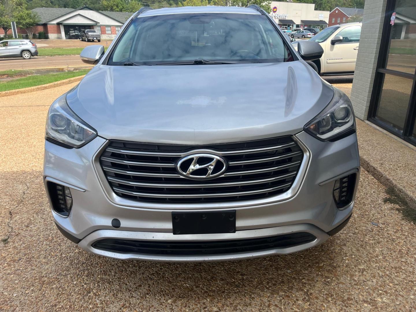 2017 SILVER HYUNDAI SANTA FE XL LIMITED; Limited (KM8SN4HF7HU) with an 3.3L V6 DOHC 24V engine, 6-Speed Automatic transmission, located at 922 W. Beacon St., Philadelphia, MS, 39350, (601) 650-3675, 32.770447, -89.127151 - Title: 2017 Hyundai Santa Fe Limited FWD Year: 2017 Make: Hyundai Model: Santa Fe Engine: 3.3L V6 DOHC 24V Body: SPORT UTILITY 4-DR Transmission: 6- Speed automatic Drive Type: FWD Mpg City: 17 Mpg: 23 Trim: Limited FWD - Photo#1
