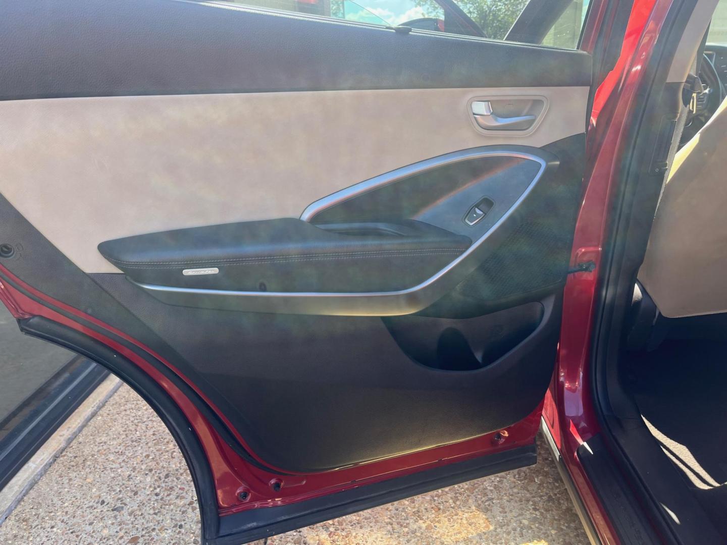 2014 RED HYUNDAI SANTA FE GLS Limited (KM8SN4HF5EU) with an 3.3L V6 DOHC 24V engine, 6-Speed Automatic transmission, located at 922 W. Beacon St., Philadelphia, MS, 39350, (601) 650-3675, 32.770447, -89.127151 - Title: 2014 Hyundai Santa Fe GLS FWD Year: 2014 Make: Hyundai Model: Santa Fe Engine: 3.3L V6 DOHC 24V Body: SPORT UTILITY 4-DR Transmission: 6-Speed Automatic Drive Type: FWD Mpg City: 18 Mpg: 25 Trim: GLS FWD - Photo#4