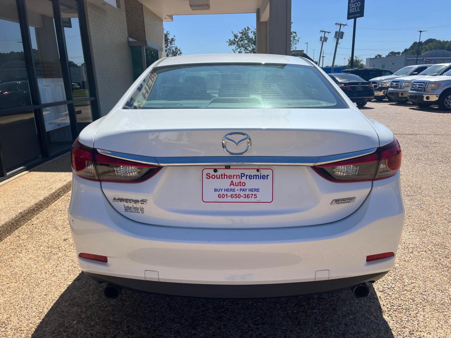 2016 WHITE MAZDA MAZDA6 TOURING I-sport (JM1GJ1V54G1) with an 2.5L L4 DOHC 16V engine, 6-Speed Automatic transmission, located at 922 W. Beacon St., Philadelphia, MS, 39350, (601) 650-3675, 32.770447, -89.127151 - Title: 2016 Mazda6 i Touring Year: 2016 Make: Mazda Model: Mazda6 Engine: 2.5L L4 DOHC 16V Body: HATCHBACK 4-DR Transmission: 6-Speed Automatic Drive Type: FWD Mpg City: 26 Mpg: 38 Trim: i Touring - Photo#3