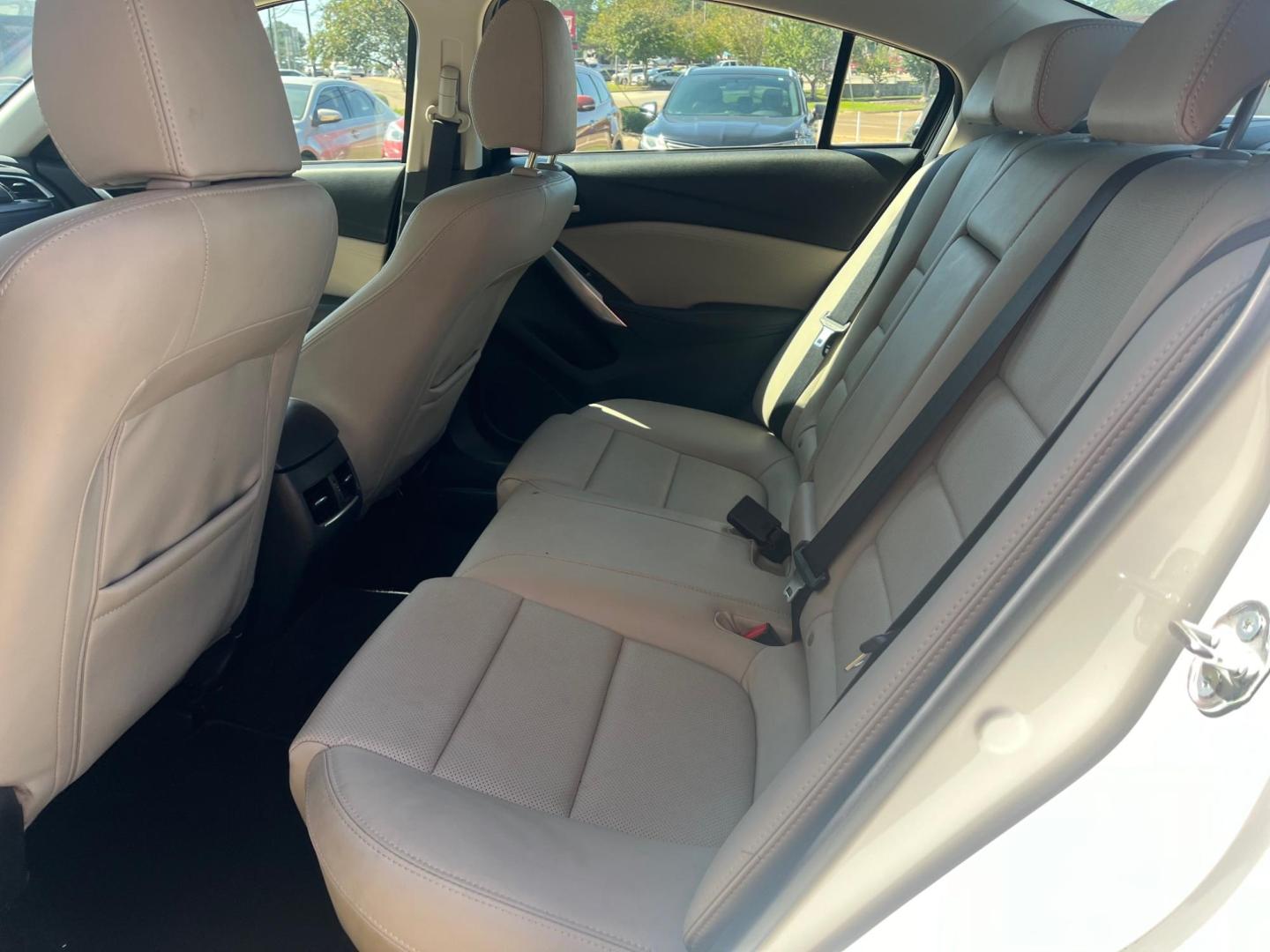 2016 WHITE MAZDA MAZDA6 TOURING I-sport (JM1GJ1V54G1) with an 2.5L L4 DOHC 16V engine, 6-Speed Automatic transmission, located at 922 W. Beacon St., Philadelphia, MS, 39350, (601) 650-3675, 32.770447, -89.127151 - Title: 2016 Mazda6 i Touring Year: 2016 Make: Mazda Model: Mazda6 Engine: 2.5L L4 DOHC 16V Body: HATCHBACK 4-DR Transmission: 6-Speed Automatic Drive Type: FWD Mpg City: 26 Mpg: 38 Trim: i Touring - Photo#8