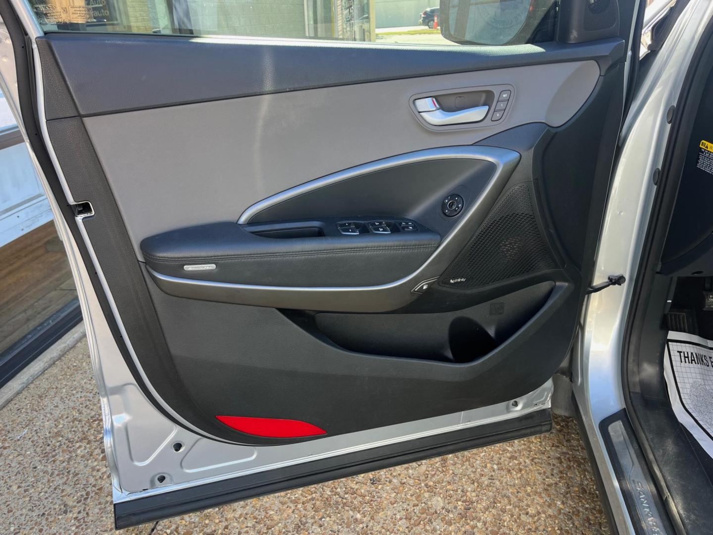 2017 SILVER HYUNDAI SANTA FE XL LIMITED (KM8SR4HF8HU) , located at 922 W. Beacon St., Philadelphia, MS, 39350, (601) 650-3675, 32.770447, -89.127151 - Title: 2017 Hyundai Santa Fe Ultimate Year: 2017 Make: Hyundai Model: Santa Fe Engine: 3.3L V6 DOHC 24V Body: SPORT UTILITY 4-DR Transmission: 6A Drive Type: FWD Mpg City: 17 Mpg: 23 Trim: Ultimate - Photo#4