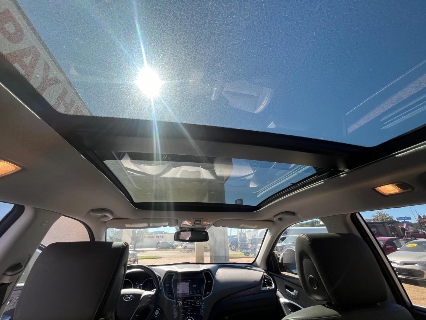 2017 SILVER HYUNDAI SANTA FE XL LIMITED (KM8SR4HF8HU) , located at 922 W. Beacon St., Philadelphia, MS, 39350, (601) 650-3675, 32.770447, -89.127151 - Title: 2017 Hyundai Santa Fe Ultimate Year: 2017 Make: Hyundai Model: Santa Fe Engine: 3.3L V6 DOHC 24V Body: SPORT UTILITY 4-DR Transmission: 6A Drive Type: FWD Mpg City: 17 Mpg: 23 Trim: Ultimate - Photo#7