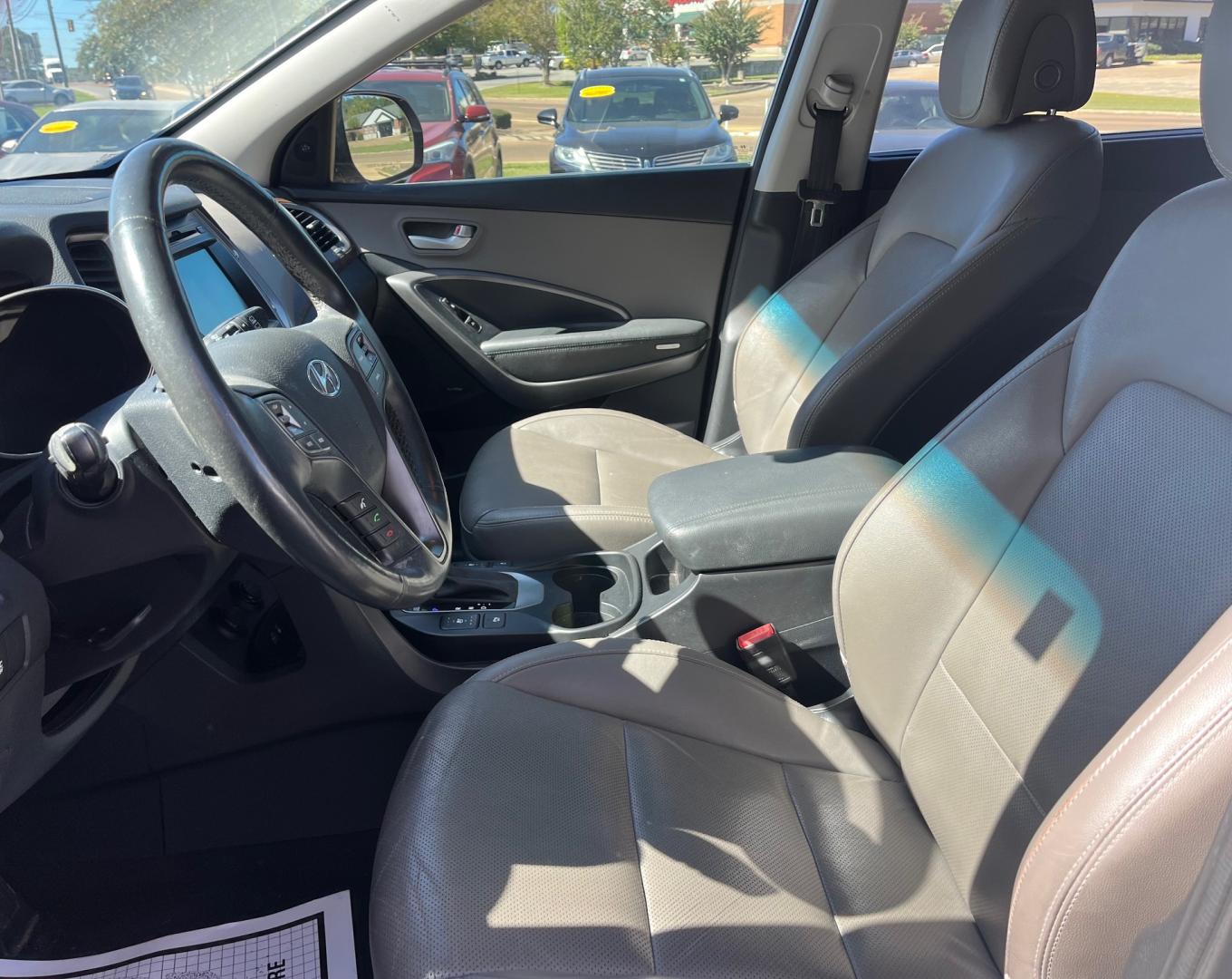 2017 SILVER HYUNDAI SANTA FE XL LIMITED (KM8SR4HF8HU) , located at 922 W. Beacon St., Philadelphia, MS, 39350, (601) 650-3675, 32.770447, -89.127151 - Title: 2017 Hyundai Santa Fe Ultimate Year: 2017 Make: Hyundai Model: Santa Fe Engine: 3.3L V6 DOHC 24V Body: SPORT UTILITY 4-DR Transmission: 6A Drive Type: FWD Mpg City: 17 Mpg: 23 Trim: Ultimate - Photo#5