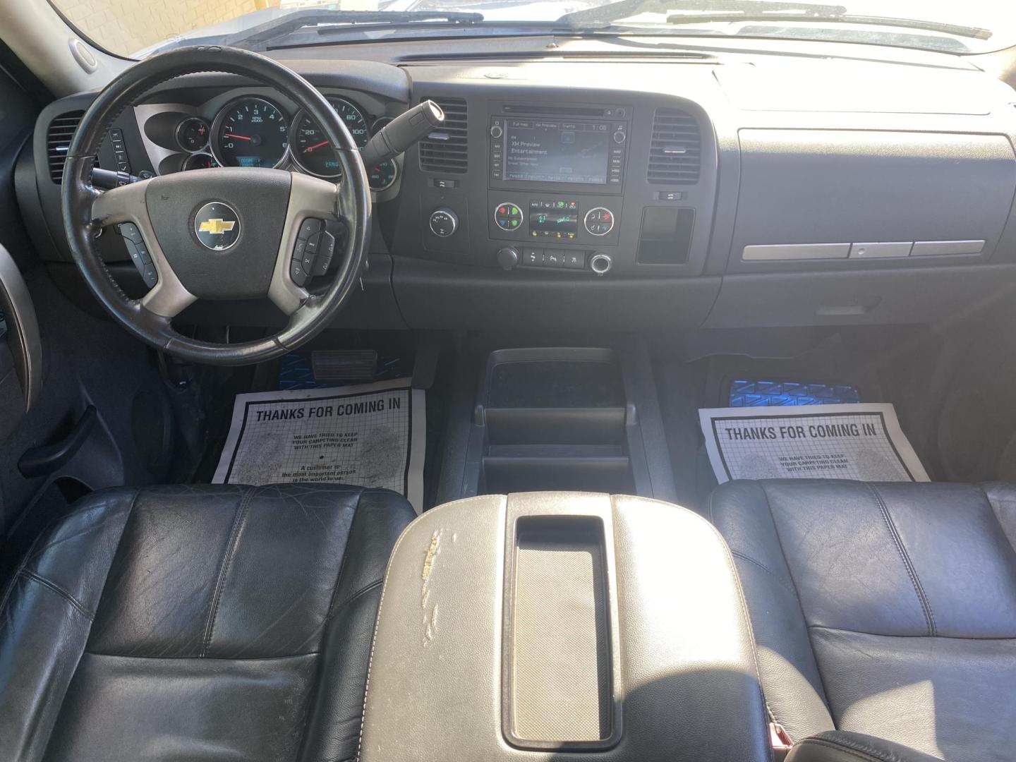 2011 WHITE CHEVROLET SILVERADO LT Z71 (3GCPKSE37BG) with an 5.3 engine, located at 922 W. Beacon St., Philadelphia, MS, 39350, (601) 650-3675, 32.770447, -89.127151 - Photo#9