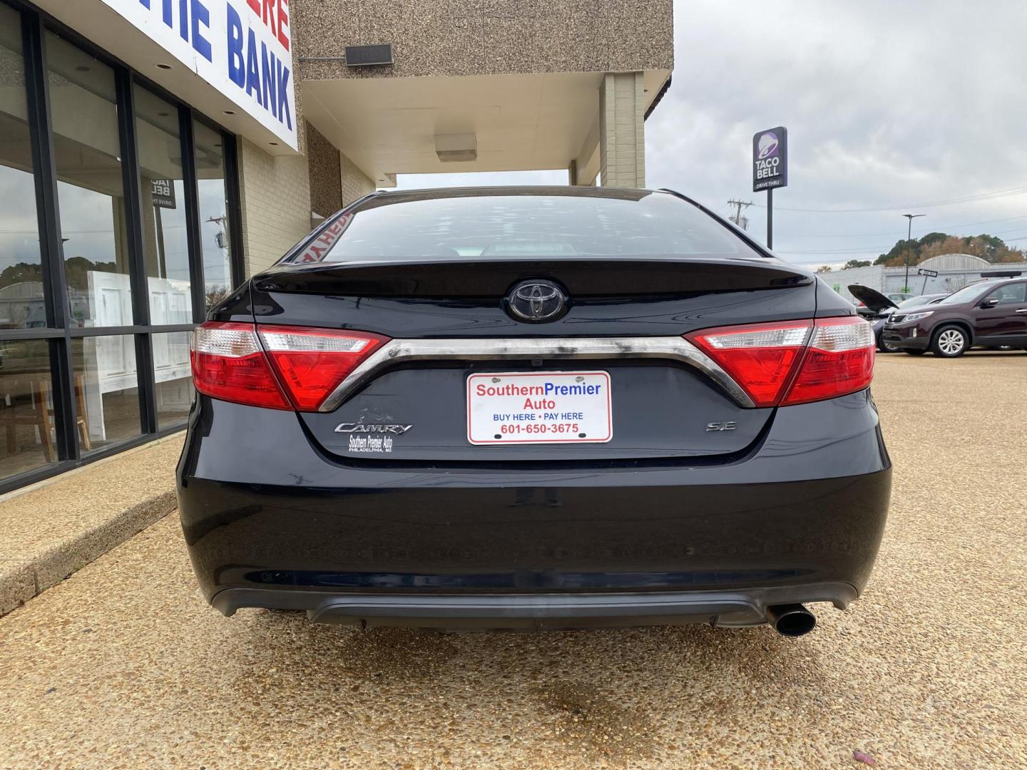 2017 BLACK TOYOTA CAMRY SE (4T1BF1FK7HU) , located at 922 W. Beacon St., Philadelphia, MS, 39350, (601) 650-3675, 32.770447, -89.127151 - Photo#5