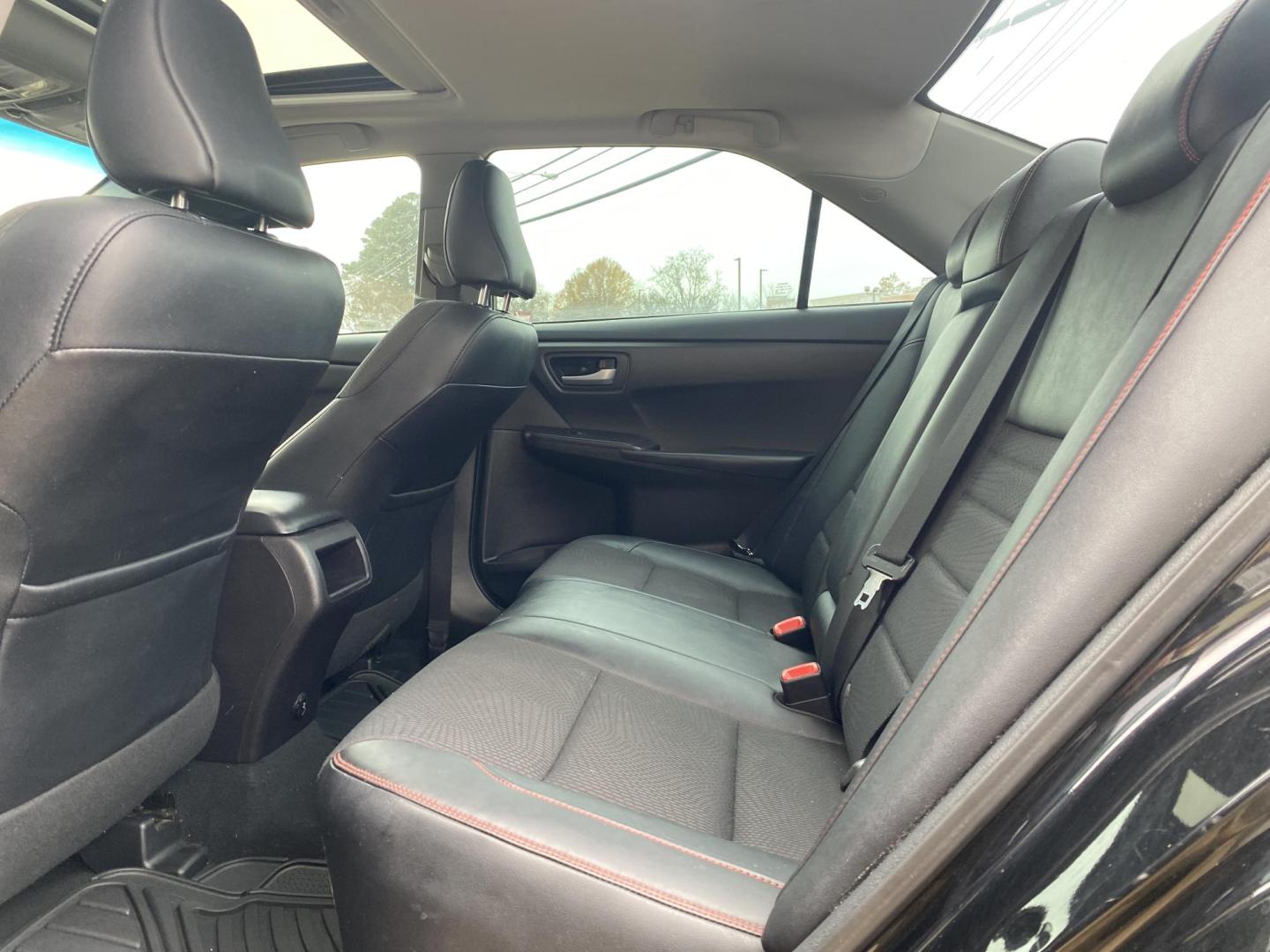 2017 BLACK TOYOTA CAMRY SE (4T1BF1FK7HU) , located at 922 W. Beacon St., Philadelphia, MS, 39350, (601) 650-3675, 32.770447, -89.127151 - Photo#9