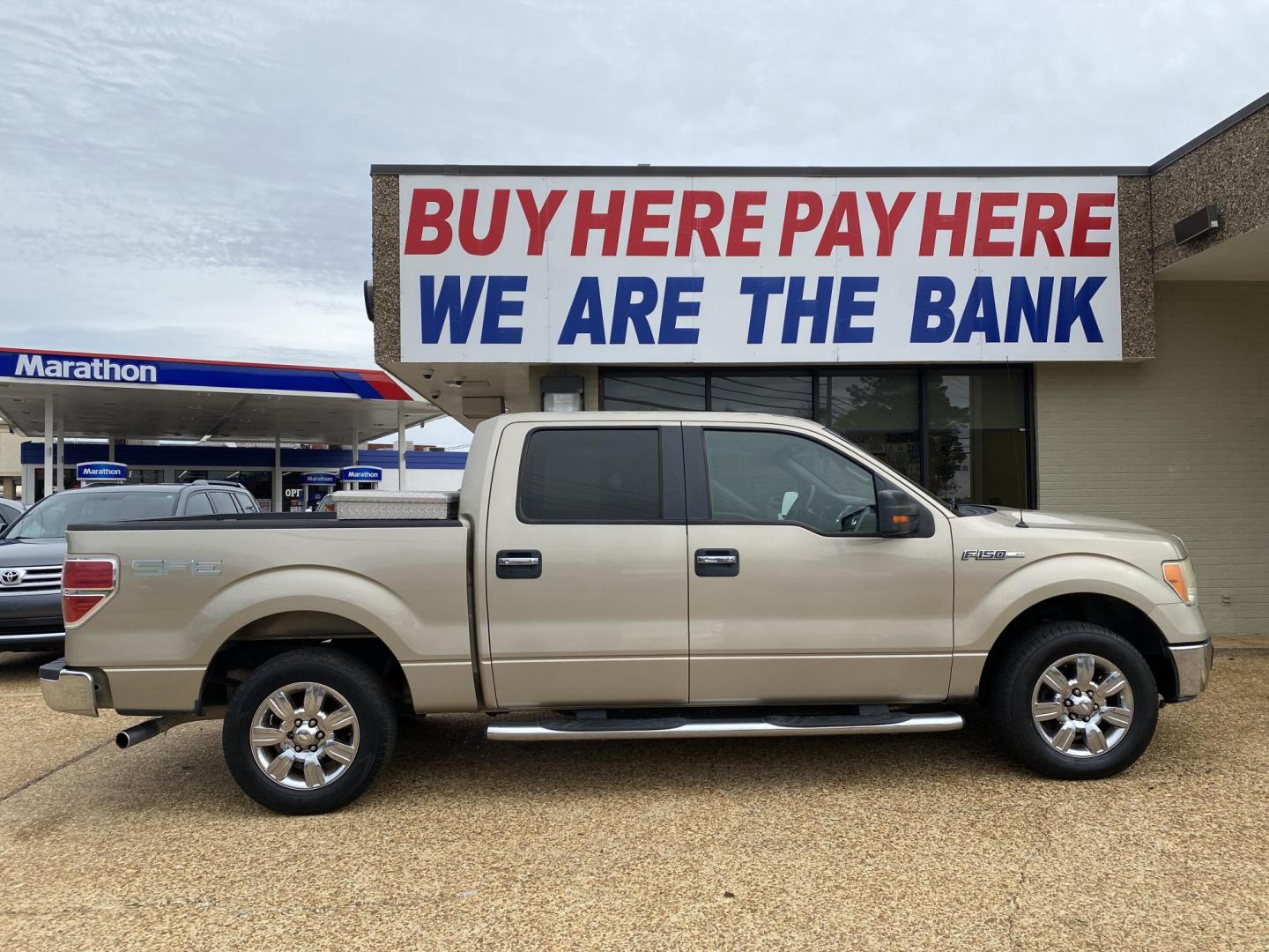 2009 TAN FORD F-150 XLT (1FTRW12849F) , located at 922 W. Beacon St., Philadelphia, MS, 39350, (601) 650-3675, 32.770447, -89.127151 - Photo#6