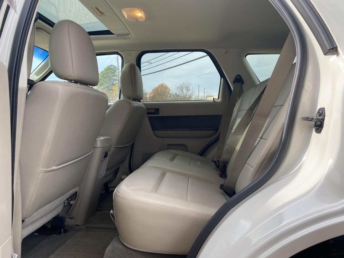 2011 WHITE FORD ESCAPE XLT (1FMCU9DG2BK) , located at 922 W. Beacon St., Philadelphia, MS, 39350, (601) 650-3675, 32.770447, -89.127151 - Photo#9