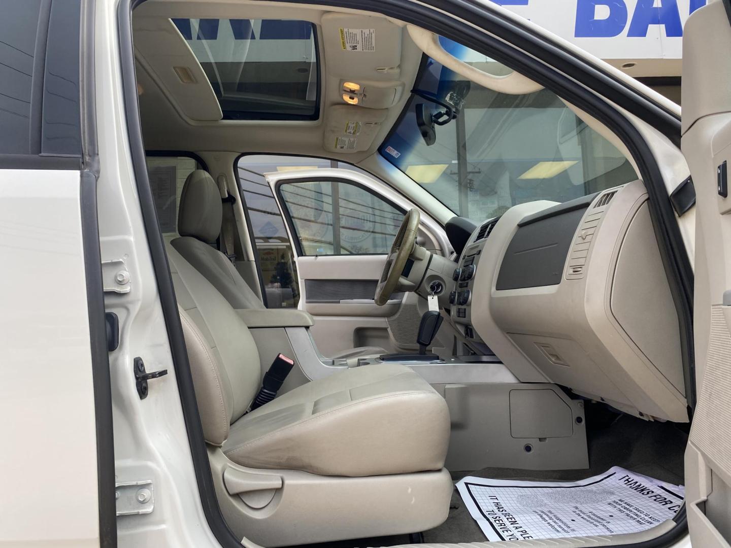 2011 WHITE FORD ESCAPE XLT (1FMCU9DG2BK) , located at 922 W. Beacon St., Philadelphia, MS, 39350, (601) 650-3675, 32.770447, -89.127151 - Photo#12