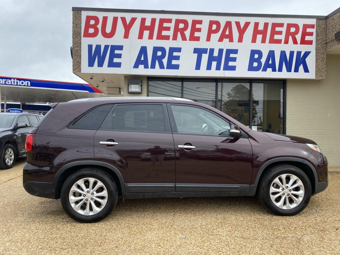 2014 BURGANDY KIA SORENTO EX (5XYKU4A75EG) , located at 922 W. Beacon St., Philadelphia, MS, 39350, (601) 650-3675, 32.770447, -89.127151 - Photo#6