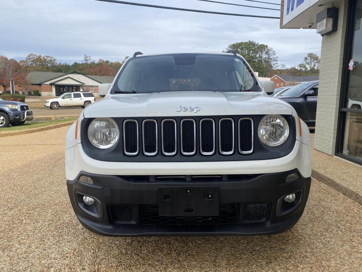 2015 WHITE JEEP RENEGADE (ZACCJABT0FP) , located at 922 W. Beacon St., Philadelphia, MS, 39350, (601) 650-3675, 32.770447, -89.127151 - Photo#1