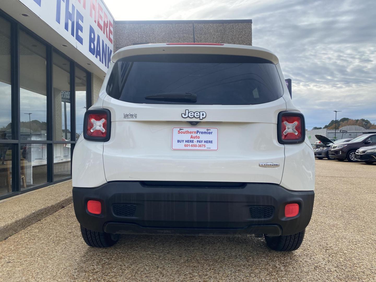 2015 WHITE JEEP RENEGADE (ZACCJABT0FP) , located at 922 W. Beacon St., Philadelphia, MS, 39350, (601) 650-3675, 32.770447, -89.127151 - Photo#4
