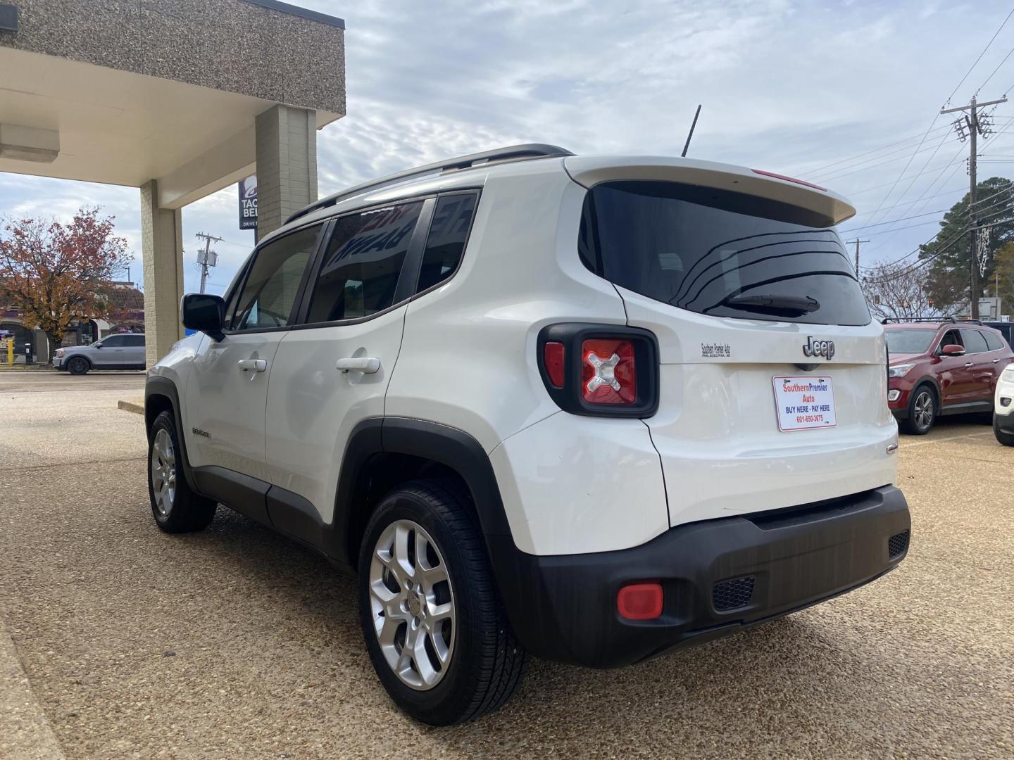 2015 WHITE JEEP RENEGADE (ZACCJABT0FP) , located at 922 W. Beacon St., Philadelphia, MS, 39350, (601) 650-3675, 32.770447, -89.127151 - Photo#3