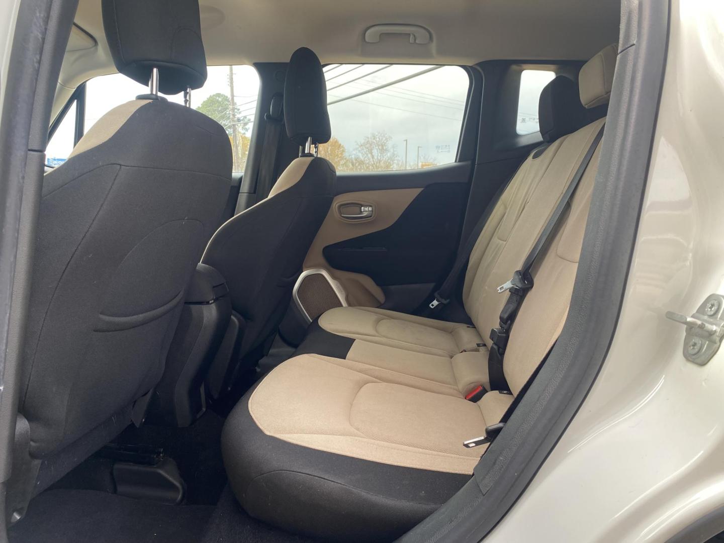2015 WHITE JEEP RENEGADE (ZACCJABT0FP) , located at 922 W. Beacon St., Philadelphia, MS, 39350, (601) 650-3675, 32.770447, -89.127151 - Photo#9