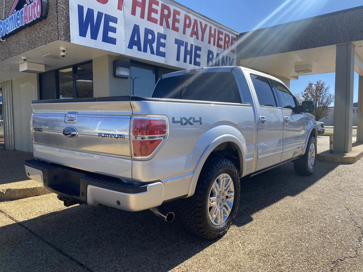 2011 SILVER FORD F-150 PLATINUM (1FTFW1ET9BF) with an 3.5L V6 TURBO engine, Automatic - 6R80 transmission, located at 922 W. Beacon St., Philadelphia, MS, 39350, (601) 650-3675, 32.770447, -89.127151 - 2011 Ford F-150 FX4 SuperCrew 5.5-ft. Bed 4WD Year:2011 Make:Ford Model:F-150 Engine:3.5L V6 Body:CREW CAB PICKUP 4-DR Transmission:4-Speed Automatic Drive Type:4WD Trim:FX4 SuperCrew 5.5-ft. Bed 4WD - Photo#5