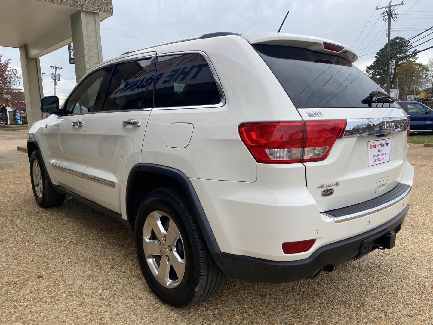 2012 WHITE JEEP GRAND CHEROKEE OVERL (1C4RJFCT5CC) , located at 922 W. Beacon St., Philadelphia, MS, 39350, (601) 650-3675, 32.770447, -89.127151 - Photo#3