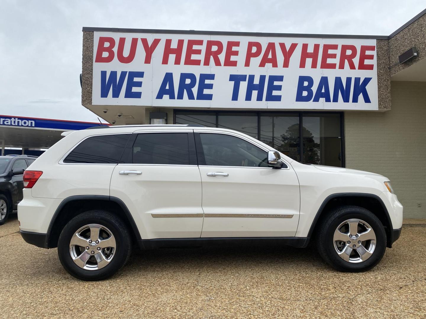 2012 WHITE JEEP GRAND CHEROKEE OVERL (1C4RJFCT5CC) , located at 922 W. Beacon St., Philadelphia, MS, 39350, (601) 650-3675, 32.770447, -89.127151 - Photo#6