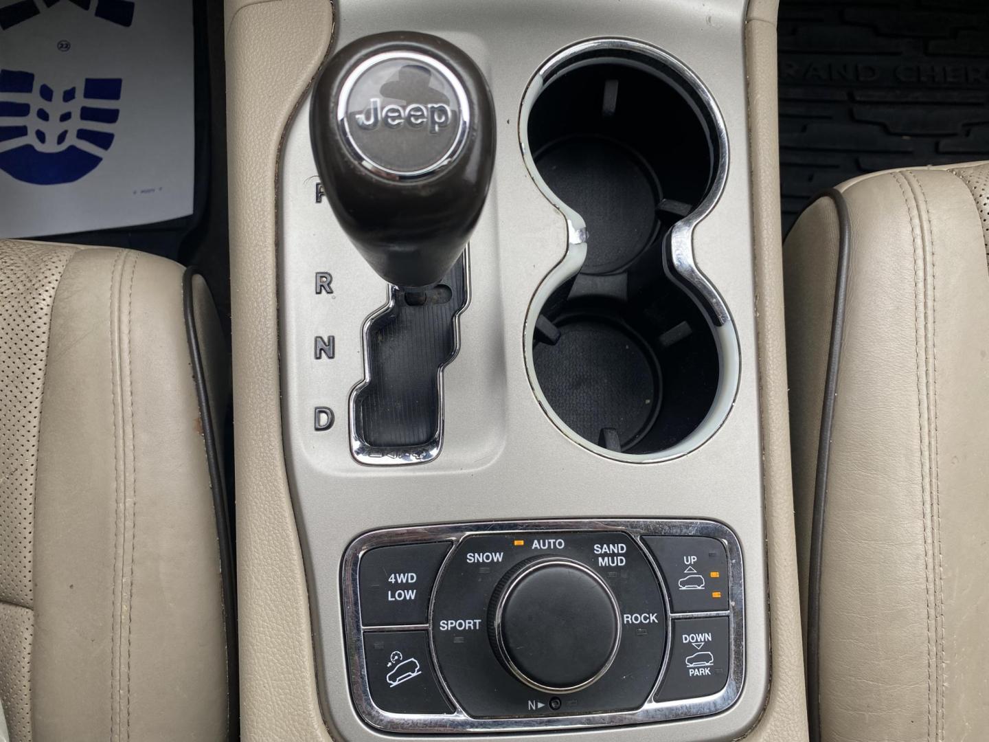 2012 WHITE JEEP GRAND CHEROKEE OVERL (1C4RJFCT5CC) , located at 922 W. Beacon St., Philadelphia, MS, 39350, (601) 650-3675, 32.770447, -89.127151 - Photo#17