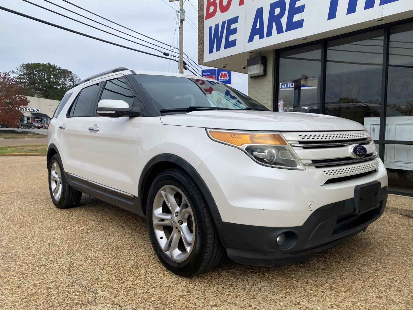 2013 WHITE FORD EXPLORER LIMITED (1FM5K7F82DG) , located at 922 W. Beacon St., Philadelphia, MS, 39350, (601) 650-3675, 32.770447, -89.127151 - Photo#0
