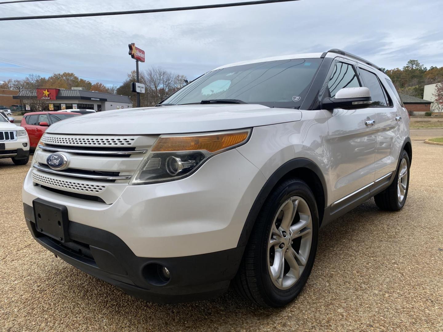 2013 WHITE FORD EXPLORER LIMITED (1FM5K7F82DG) , located at 922 W. Beacon St., Philadelphia, MS, 39350, (601) 650-3675, 32.770447, -89.127151 - Photo#2