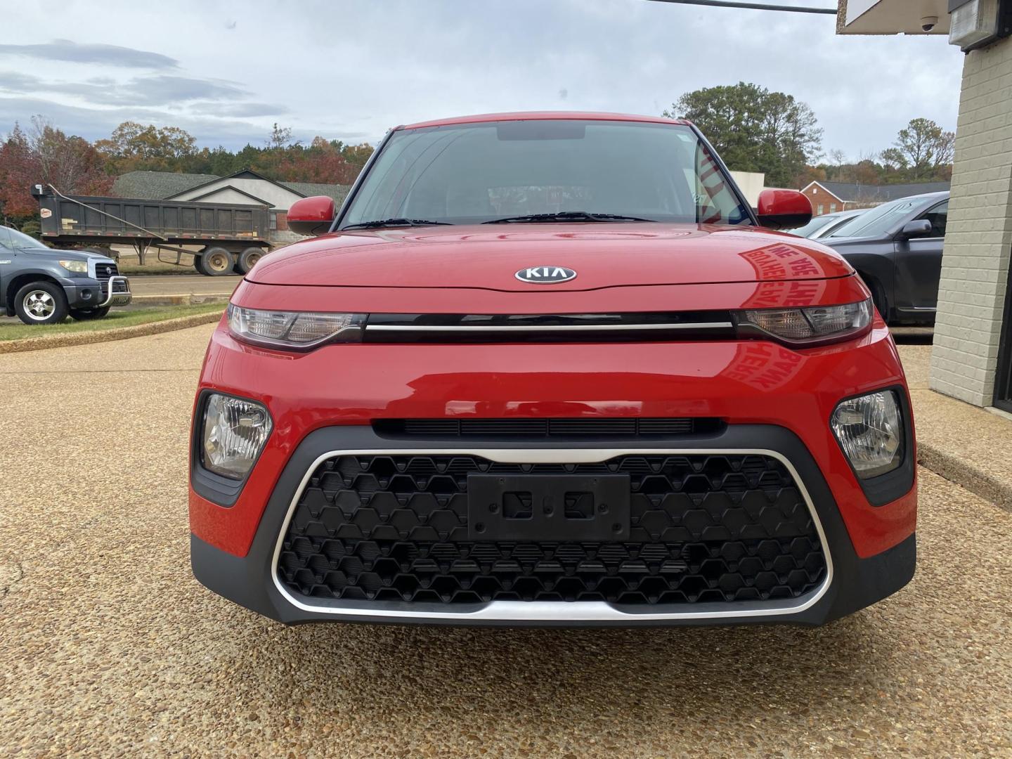 2020 RED KIA SOUL LX (KNDJ23AU0L7) , located at 922 W. Beacon St., Philadelphia, MS, 39350, (601) 650-3675, 32.770447, -89.127151 - Photo#1