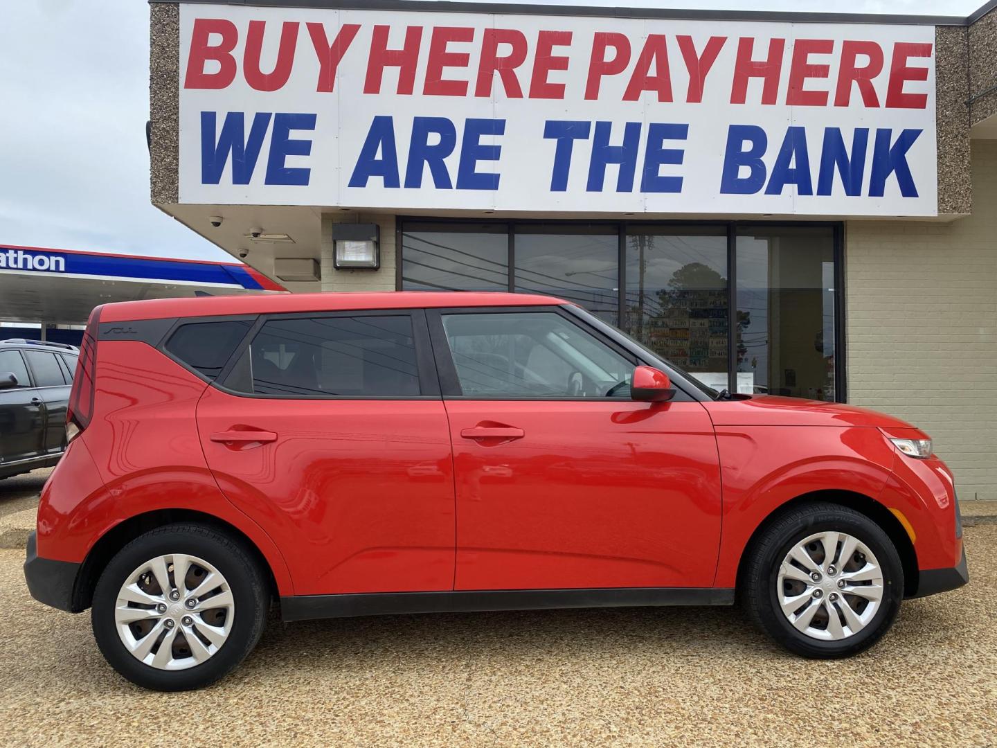 2020 RED KIA SOUL LX (KNDJ23AU0L7) , located at 922 W. Beacon St., Philadelphia, MS, 39350, (601) 650-3675, 32.770447, -89.127151 - Photo#6