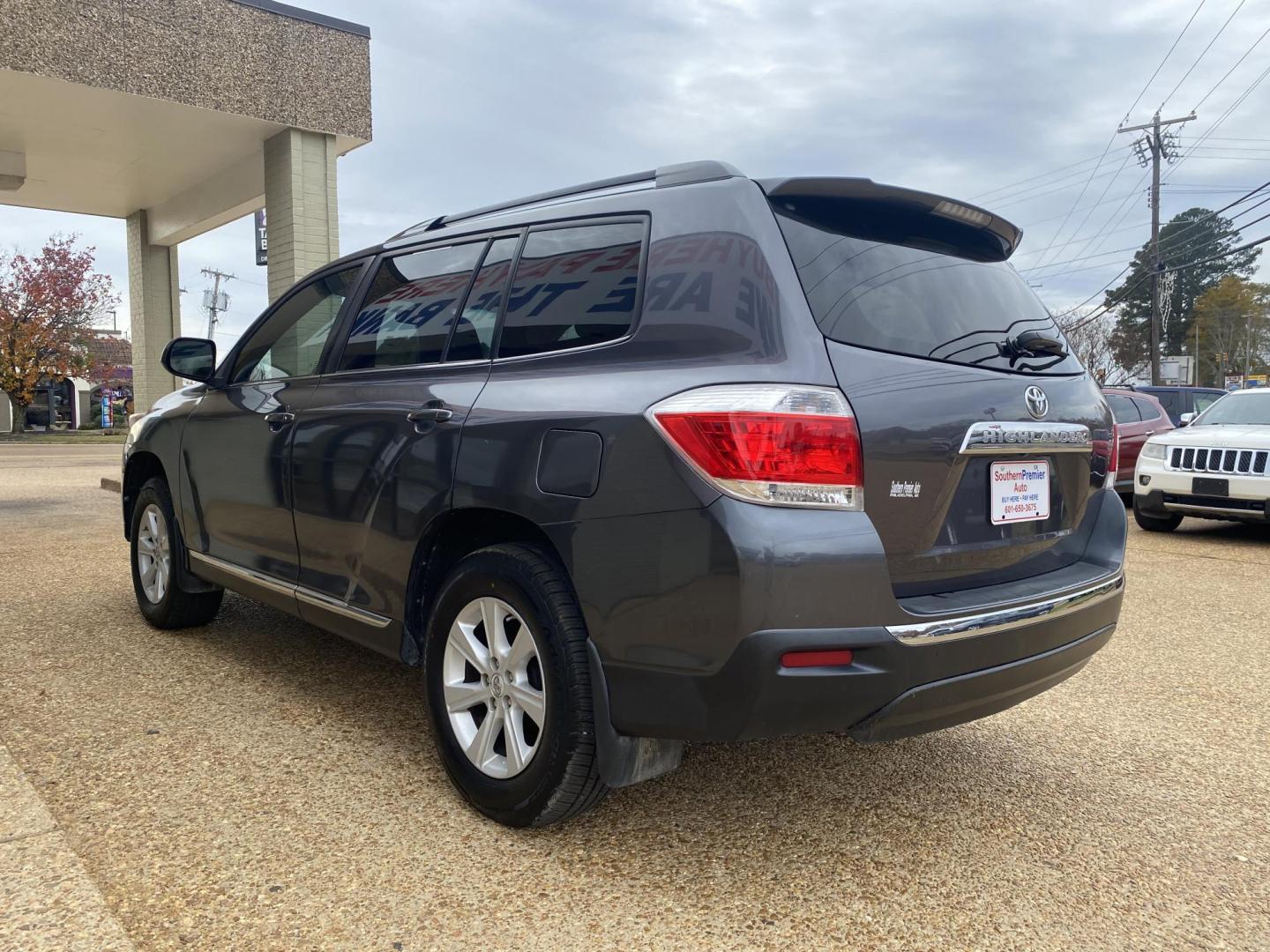 2012 GRAY TOYOTA HIGHLANDER BASE; SE (5TDZK3EHXCS) , located at 922 W. Beacon St., Philadelphia, MS, 39350, (601) 650-3675, 32.770447, -89.127151 - Photo#3