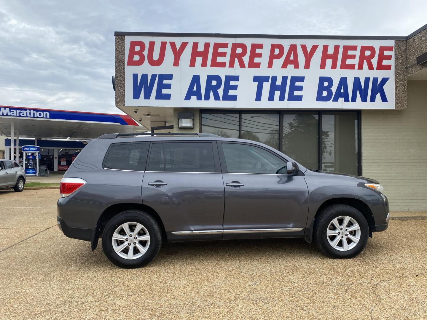 2012 GRAY TOYOTA HIGHLANDER BASE; SE (5TDZK3EHXCS) , located at 922 W. Beacon St., Philadelphia, MS, 39350, (601) 650-3675, 32.770447, -89.127151 - Photo#6