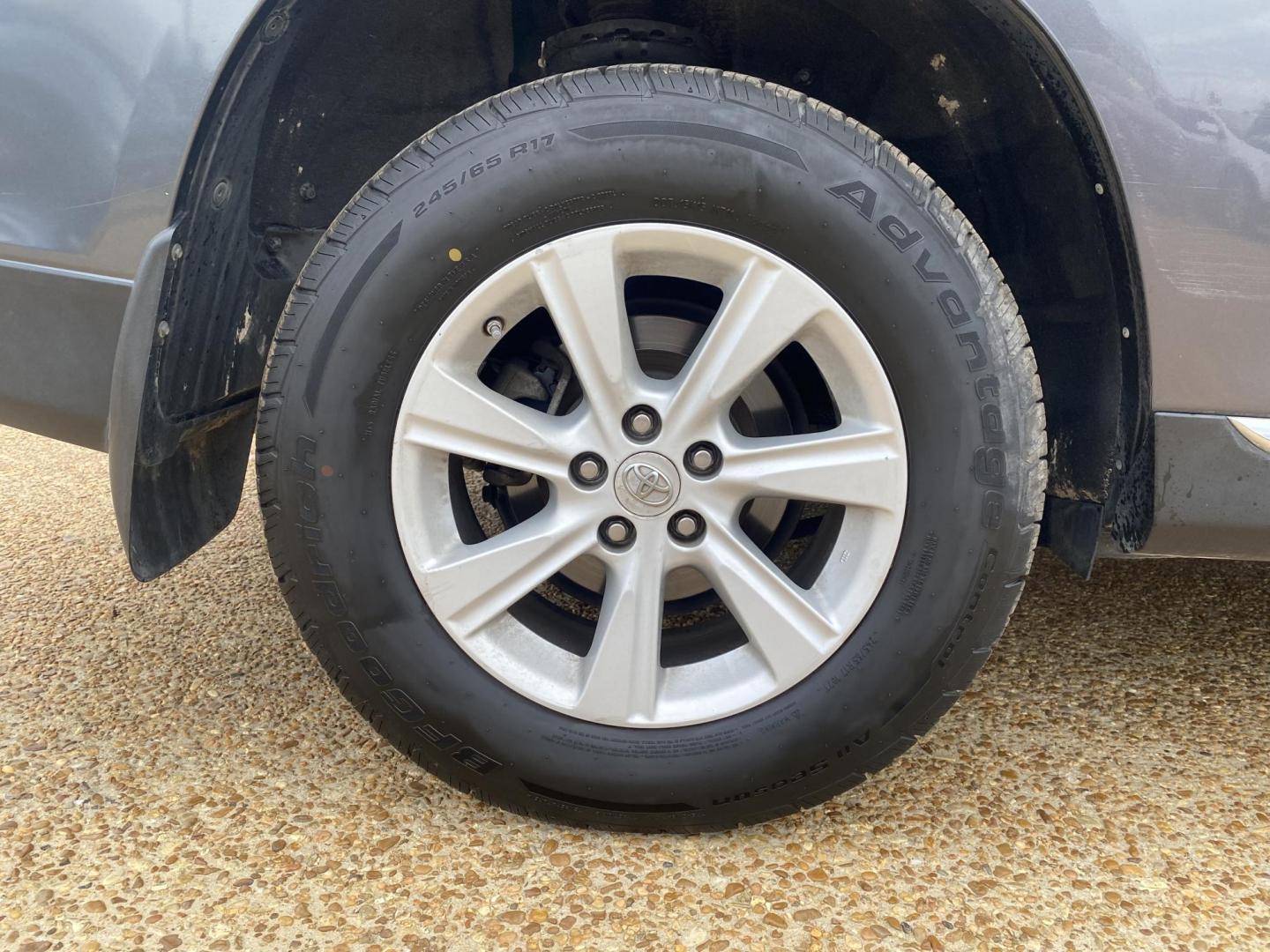 2012 GRAY TOYOTA HIGHLANDER BASE; SE (5TDZK3EHXCS) , located at 922 W. Beacon St., Philadelphia, MS, 39350, (601) 650-3675, 32.770447, -89.127151 - Photo#7
