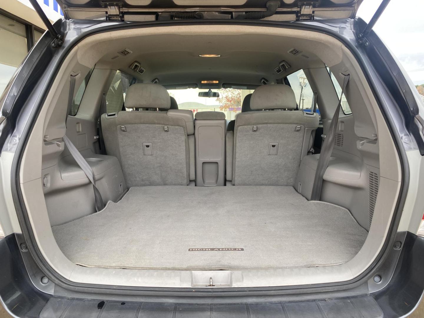 2012 GRAY TOYOTA HIGHLANDER BASE; SE (5TDZK3EHXCS) , located at 922 W. Beacon St., Philadelphia, MS, 39350, (601) 650-3675, 32.770447, -89.127151 - Photo#12