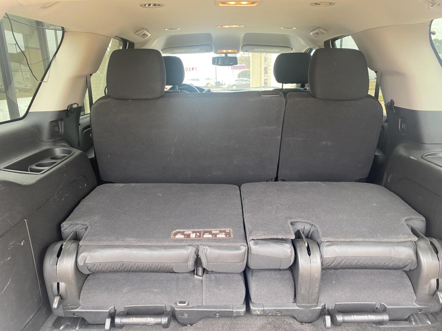 2013 WHITE /Black/Gray CHEVROLET TAHOE LS (1GNSCAE06DR) with an 5.3L engine, Automatic - 6L80 transmission, located at 922 W. Beacon St., Philadelphia, MS, 39350, (601) 650-3675, 32.770447, -89.127151 - 2013 Chevrolet Tahoe LS 2WD Year:2013 Make:Chevrolet Model:Tahoe Engine:5.3L V8 OHV 16V FFV Body:SPORT UTILITY 4-DR Transmission:6-Speed Automatic Drive Type:RWD Mpg City:15 Mpg:21 Trim:LS 2WD - Photo#10