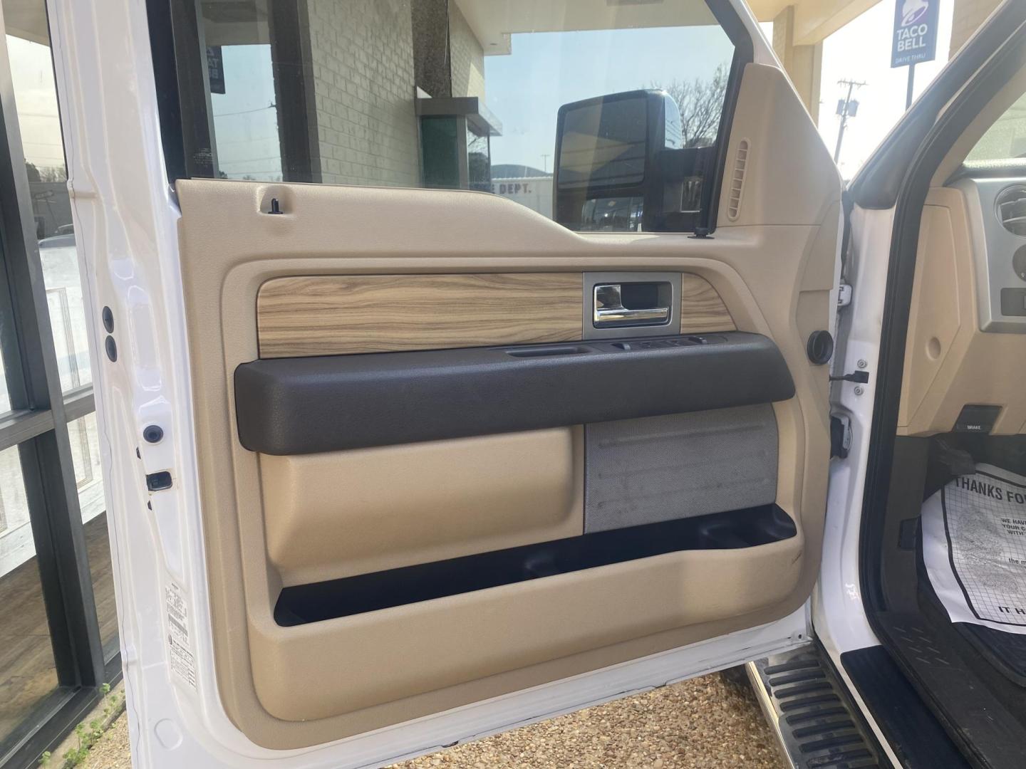 2011 WHITE FORD F-150 XL; PLATINUM; (1FTFW1ETXBF) , located at 922 W. Beacon St., Philadelphia, MS, 39350, (601) 650-3675, 32.770447, -89.127151 - Photo#8