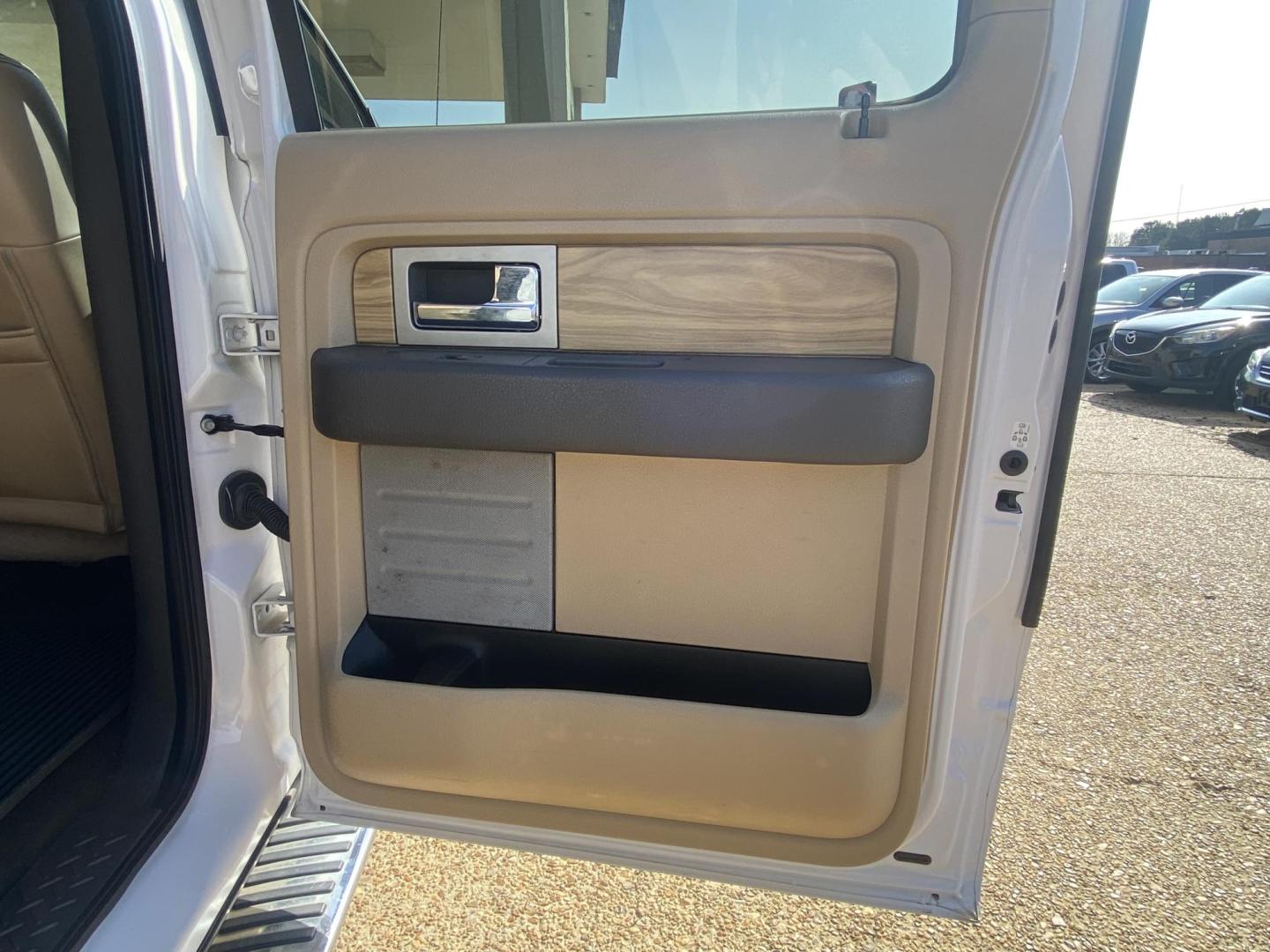 2011 WHITE FORD F-150 XL; PLATINUM; (1FTFW1ETXBF) , located at 922 W. Beacon St., Philadelphia, MS, 39350, (601) 650-3675, 32.770447, -89.127151 - Photo#13