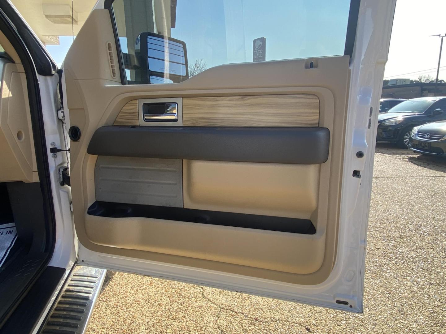 2011 WHITE FORD F-150 XL; PLATINUM; (1FTFW1ETXBF) , located at 922 W. Beacon St., Philadelphia, MS, 39350, (601) 650-3675, 32.770447, -89.127151 - Photo#15