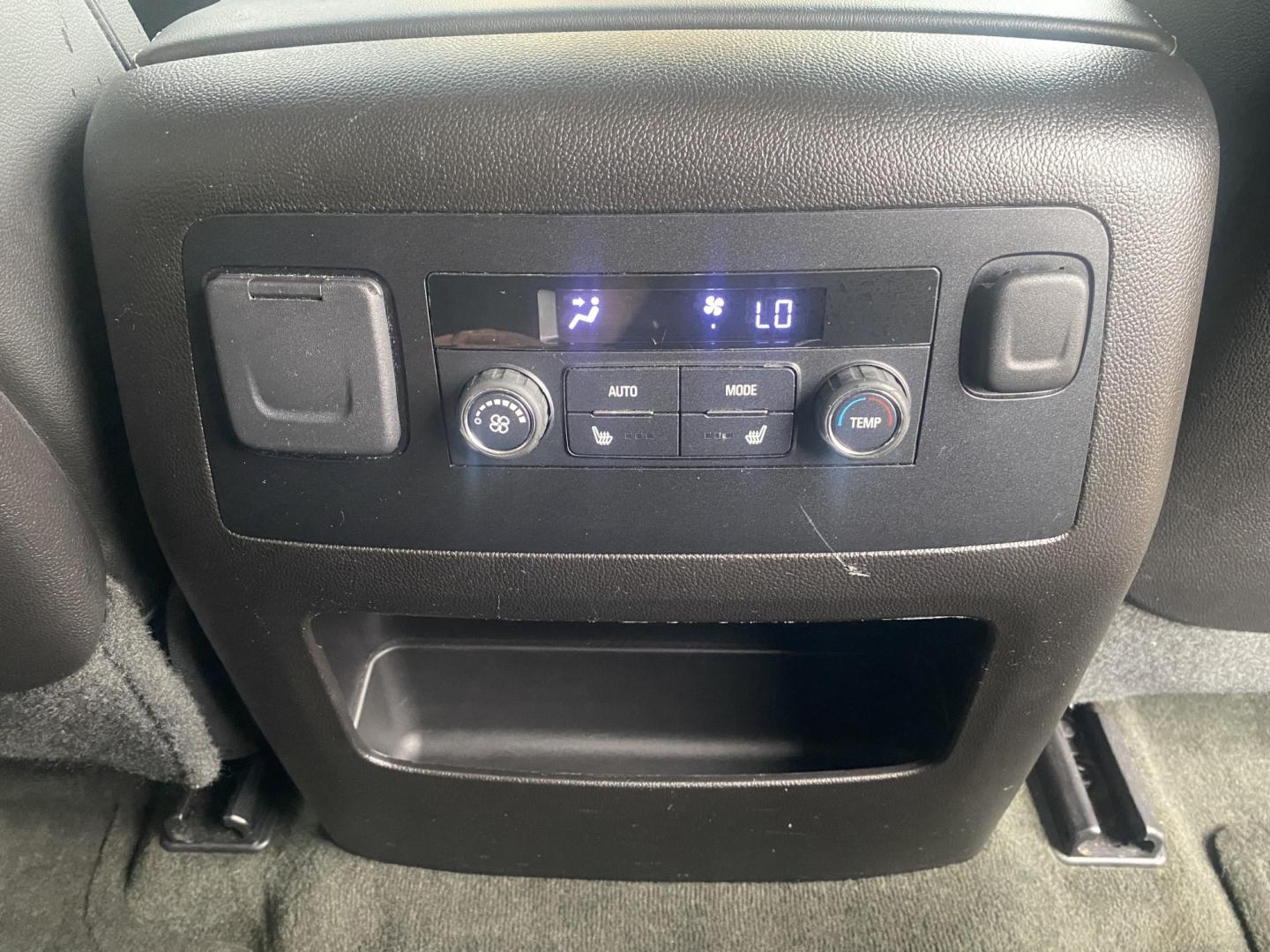 2015 BROWN CHEVROLET TAHOE LT (1GNSCBKCXFR) , located at 922 W. Beacon St., Philadelphia, MS, 39350, (601) 650-3675, 32.770447, -89.127151 - Photo#19