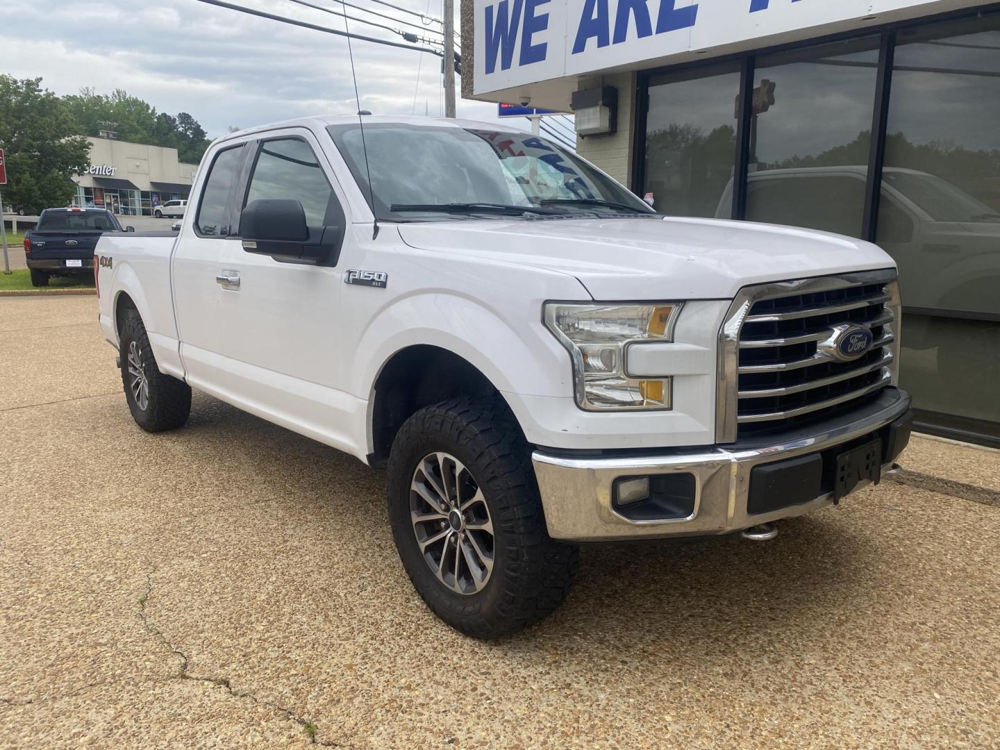 2015 WHITE FORD F-150 XL; LIMITED; P (1FTEX1EP3FK) , located at 922 W. Beacon St., Philadelphia, MS, 39350, (601) 650-3675, 32.770447, -89.127151 - Photo#0