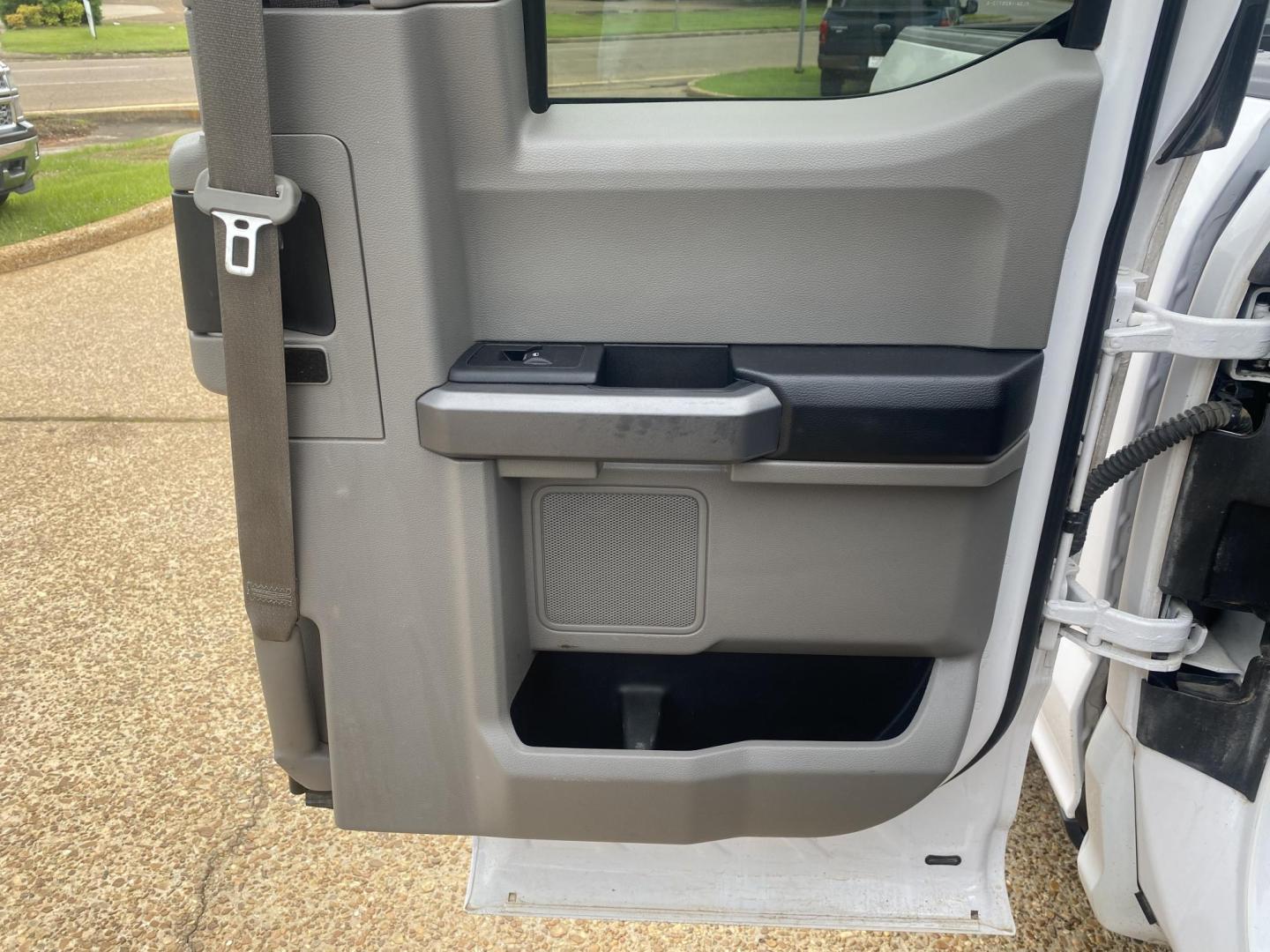 2015 WHITE FORD F-150 XL; LIMITED; P (1FTEX1EP3FK) , located at 922 W. Beacon St., Philadelphia, MS, 39350, (601) 650-3675, 32.770447, -89.127151 - Photo#10