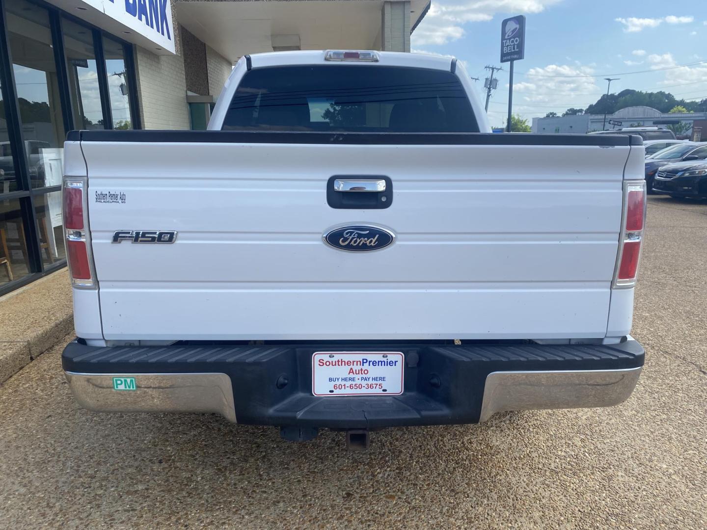2009 WHITE FORD F-150 XLT (1FTRX12V69K) , located at 922 W. Beacon St., Philadelphia, MS, 39350, (601) 650-3675, 32.770447, -89.127151 - Photo#4
