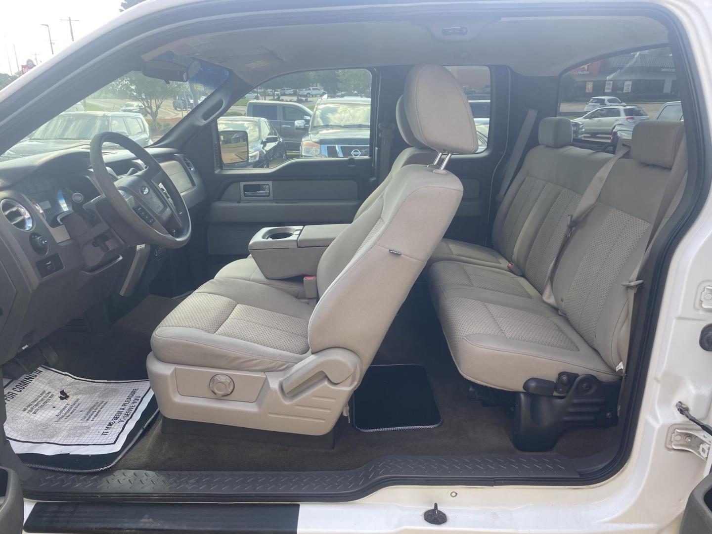 2009 WHITE FORD F-150 XLT (1FTRX12V69K) , located at 922 W. Beacon St., Philadelphia, MS, 39350, (601) 650-3675, 32.770447, -89.127151 - Photo#9