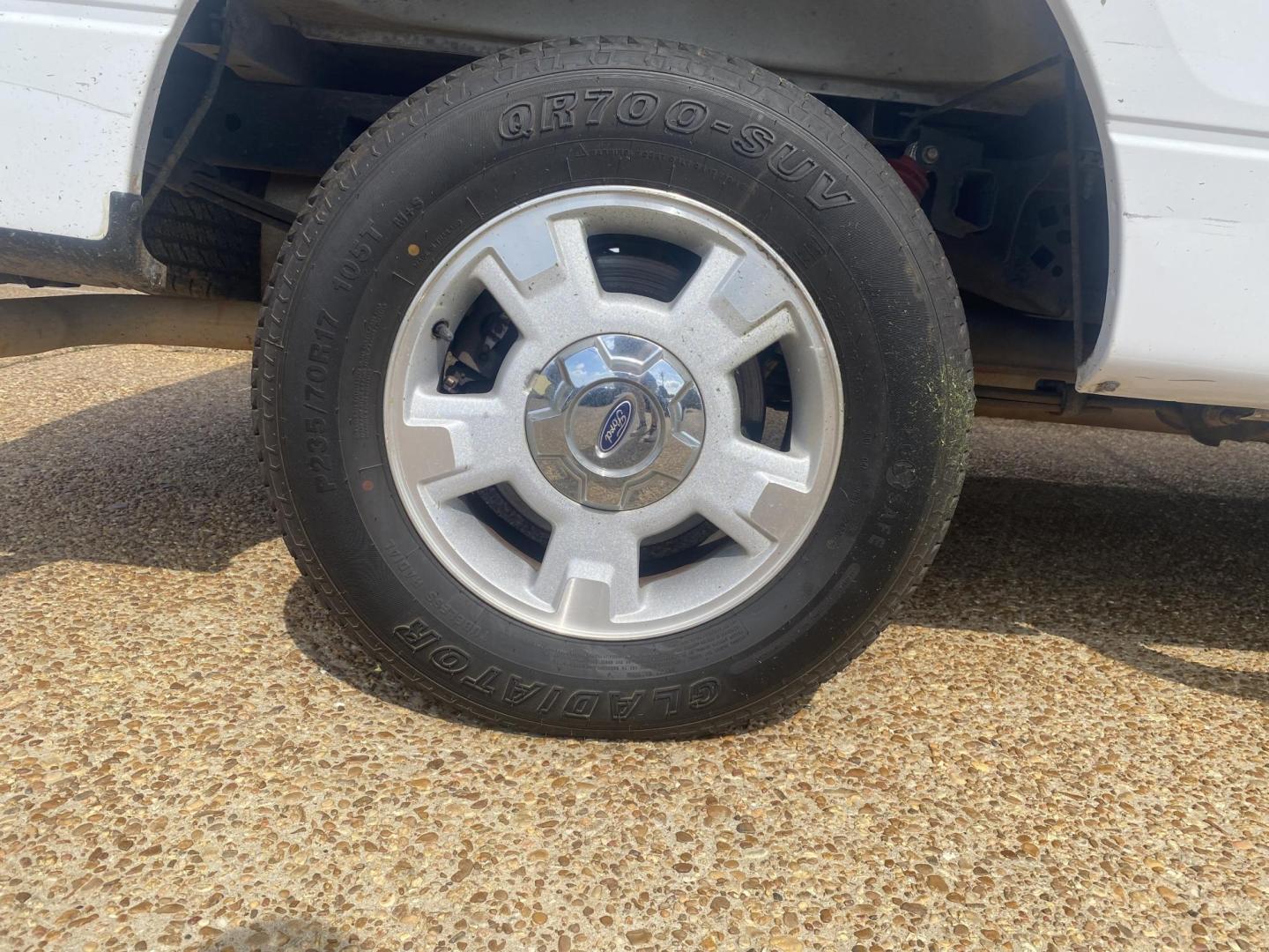 2009 WHITE FORD F-150 XLT (1FTRX12V69K) , located at 922 W. Beacon St., Philadelphia, MS, 39350, (601) 650-3675, 32.770447, -89.127151 - Photo#7
