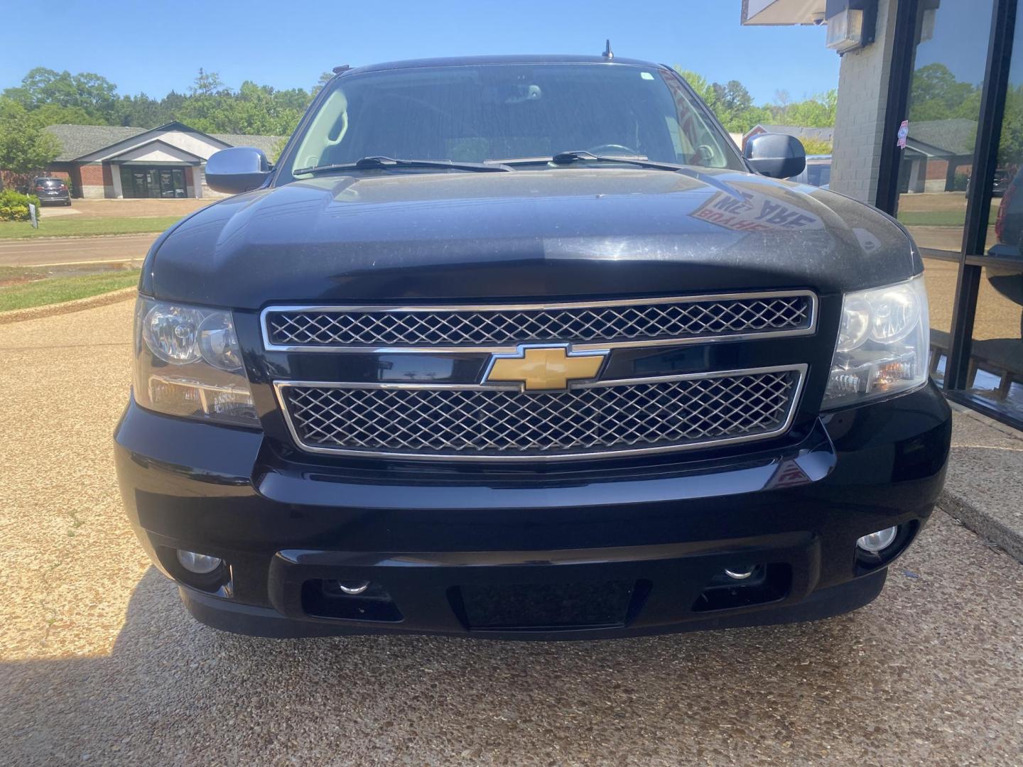 2012 BLACK CHEVROLET TAHOE LT (1GNSKBE06CR) , located at 922 W. Beacon St., Philadelphia, MS, 39350, (601) 650-3675, 32.770447, -89.127151 - Photo#1