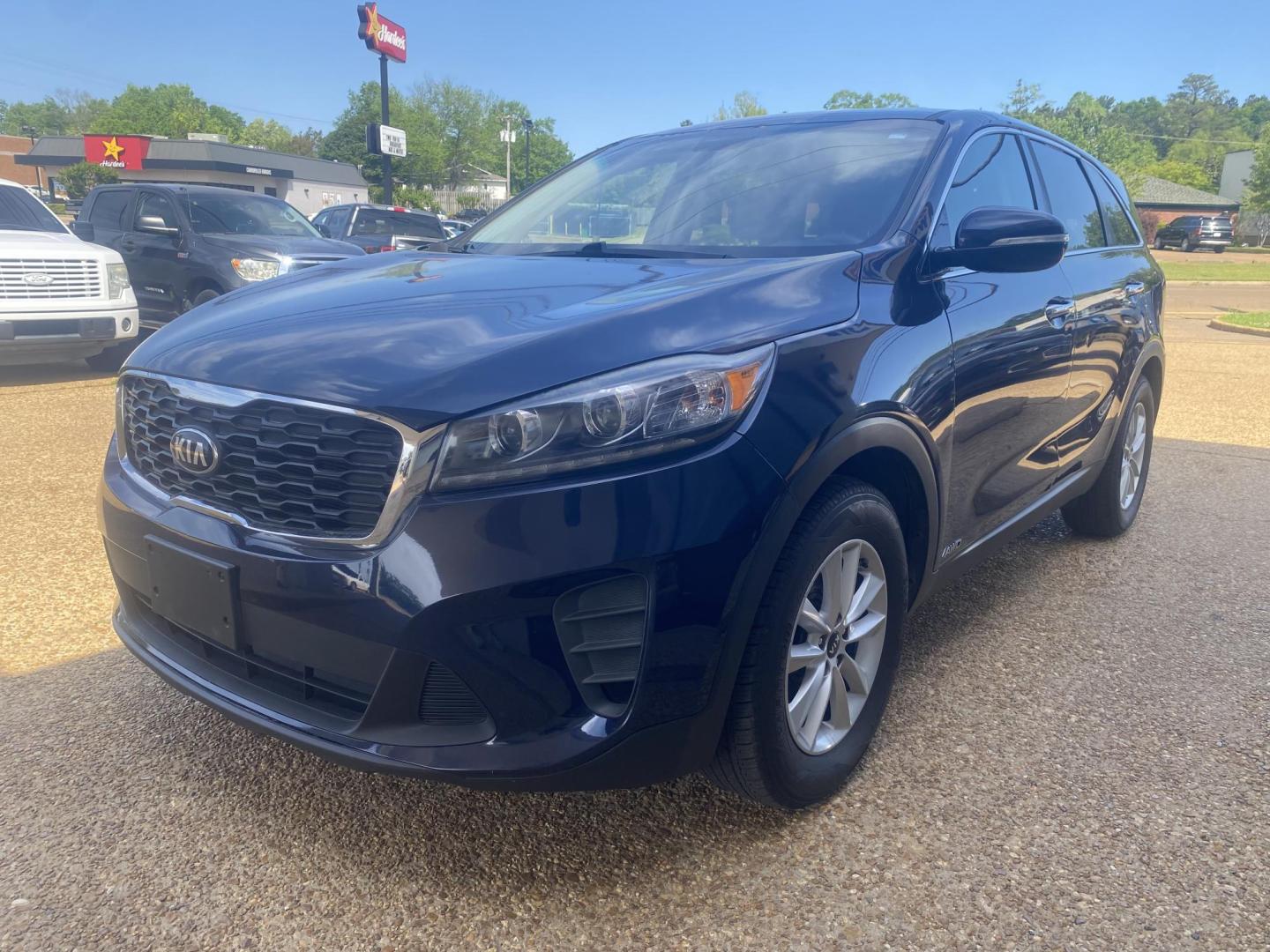 2019 BLUE KIA SORENTO LX (5XYPGDA59KG) , located at 922 W. Beacon St., Philadelphia, MS, 39350, (601) 650-3675, 32.770447, -89.127151 - Photo#2
